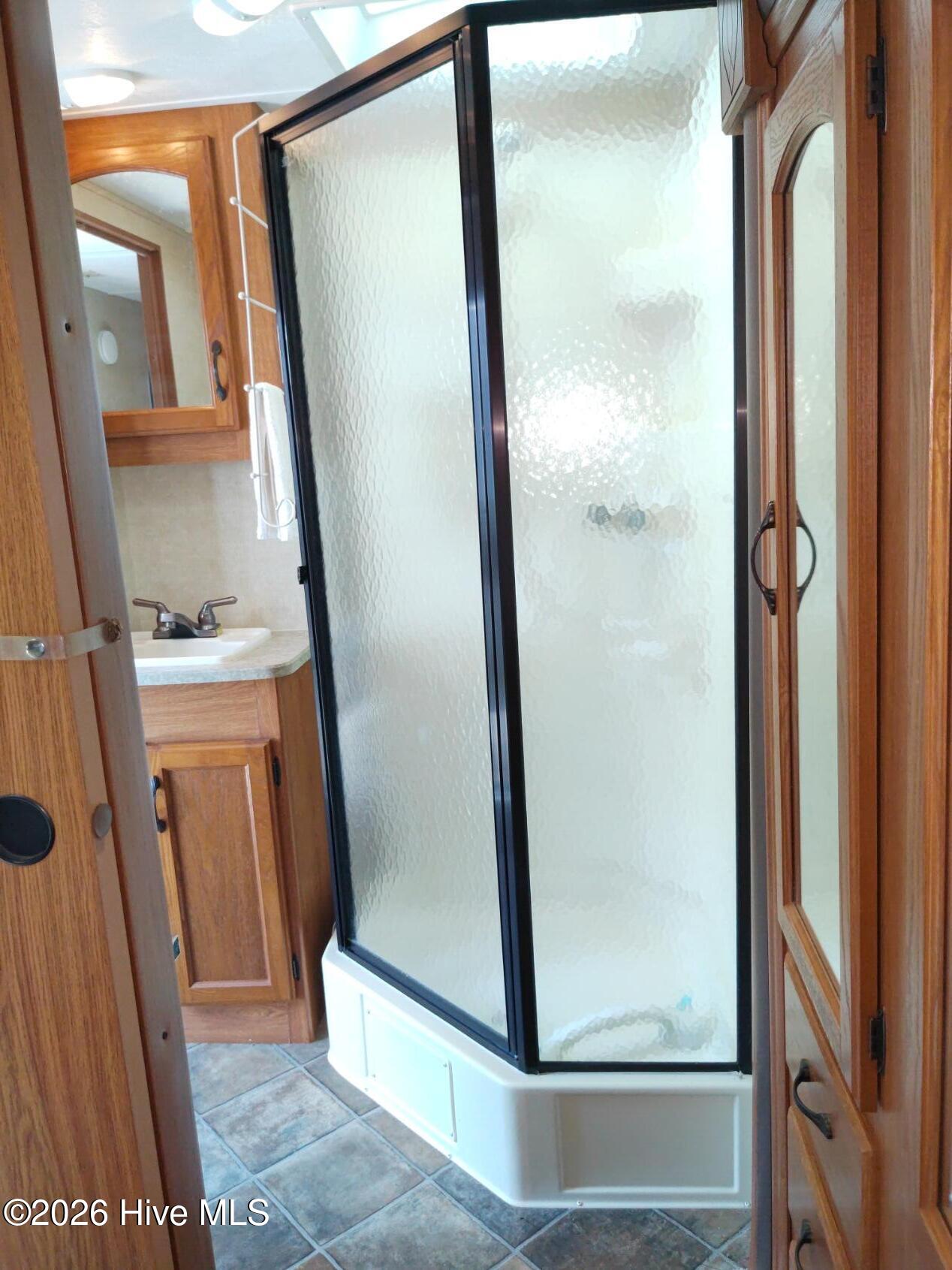 100567863 | Photo 35