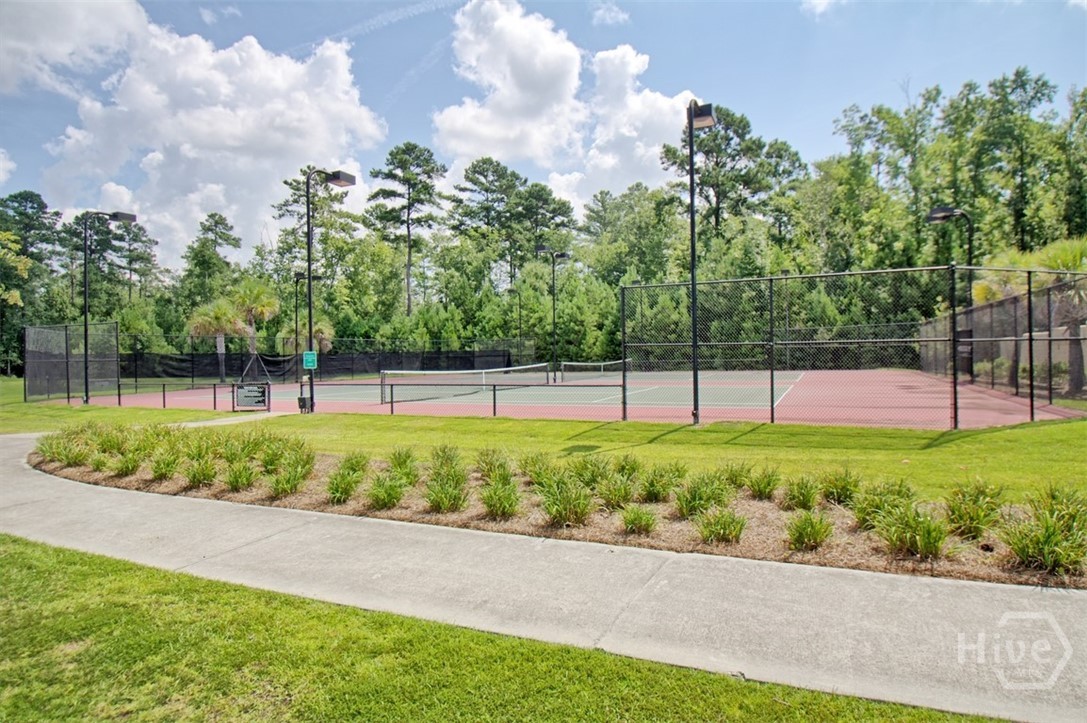 13 Twin Oaks Place