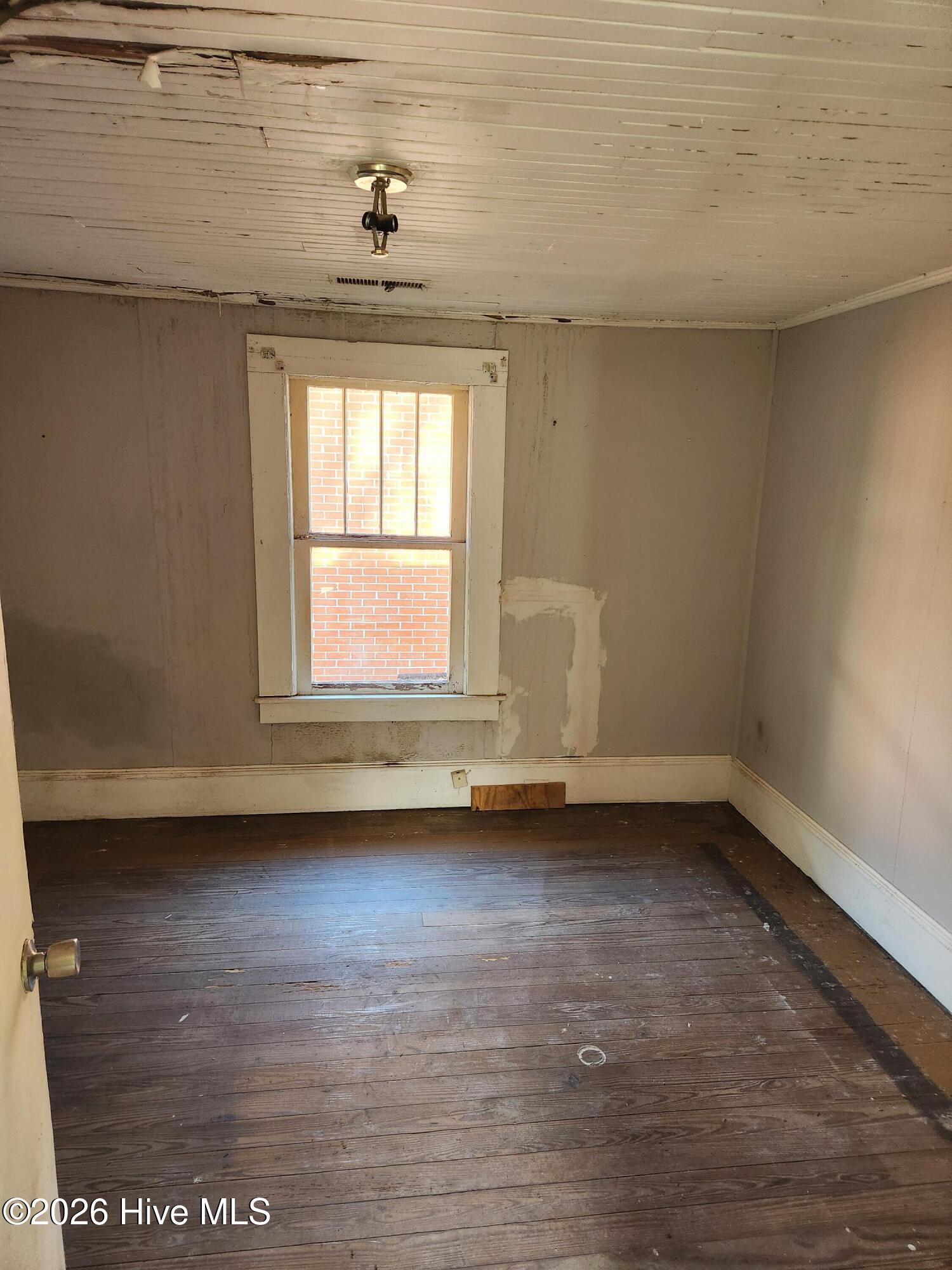 100550453 | Photo 31