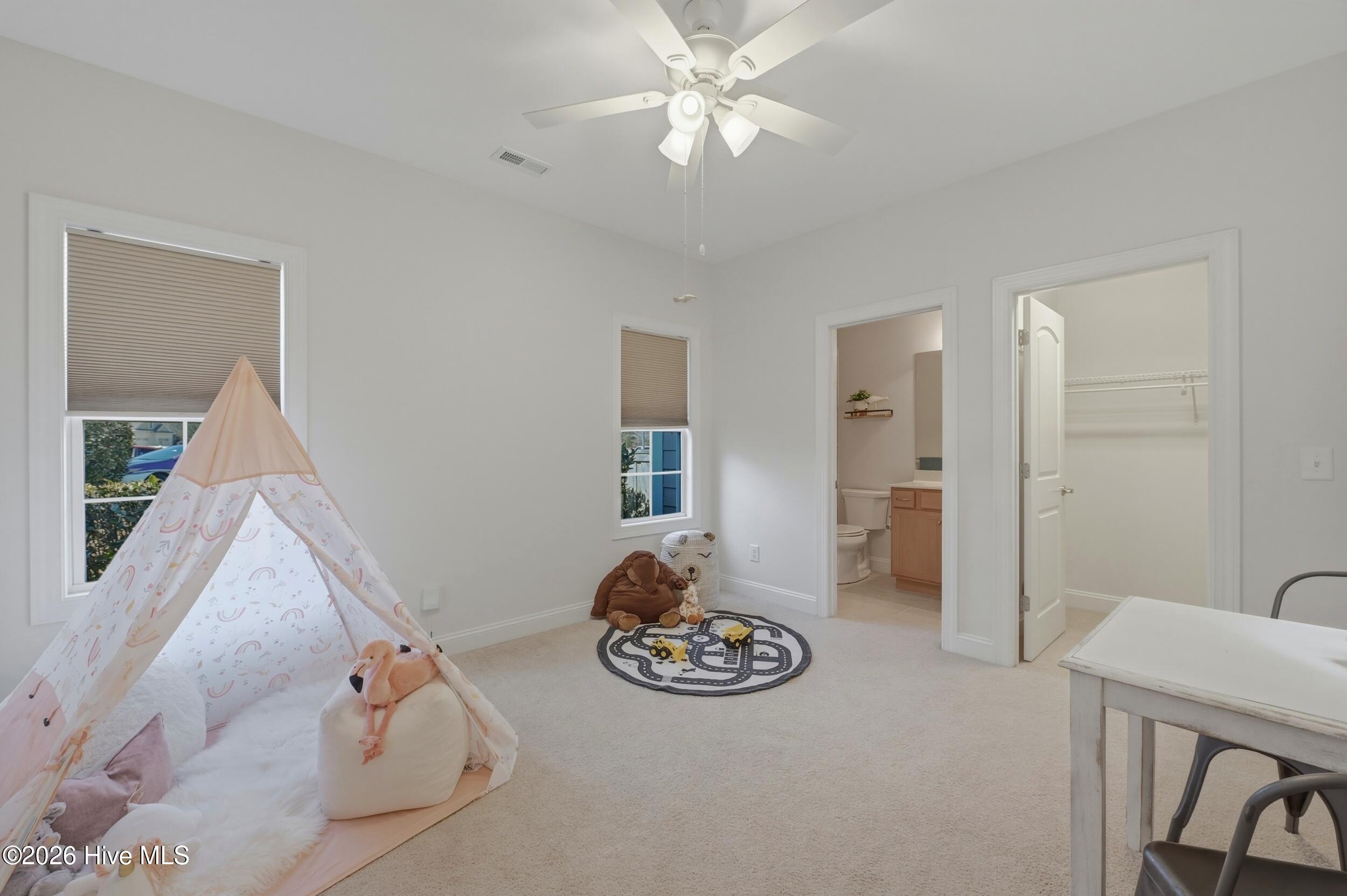 100556965 | Photo 24