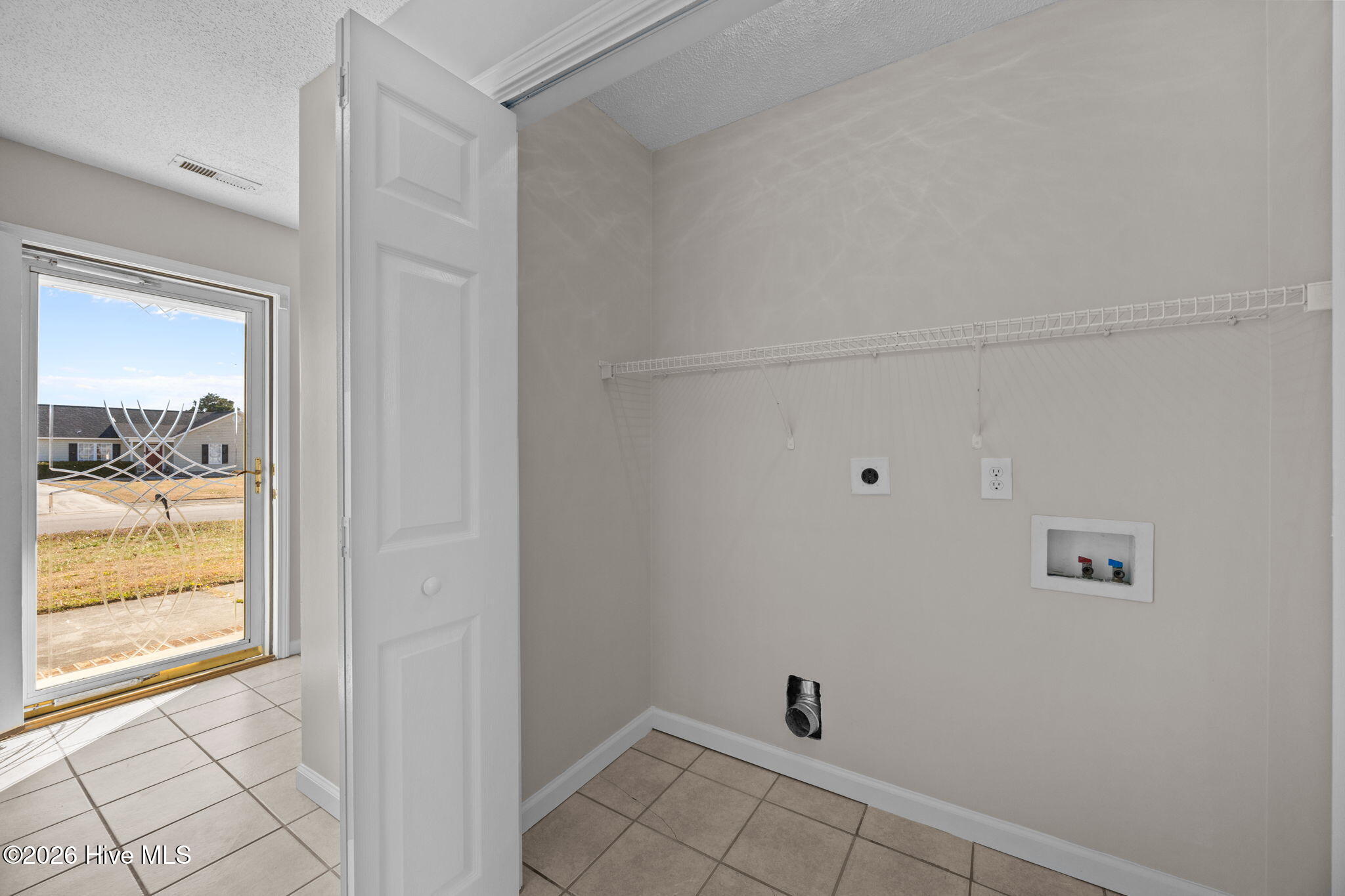 100550367 | Photo 21