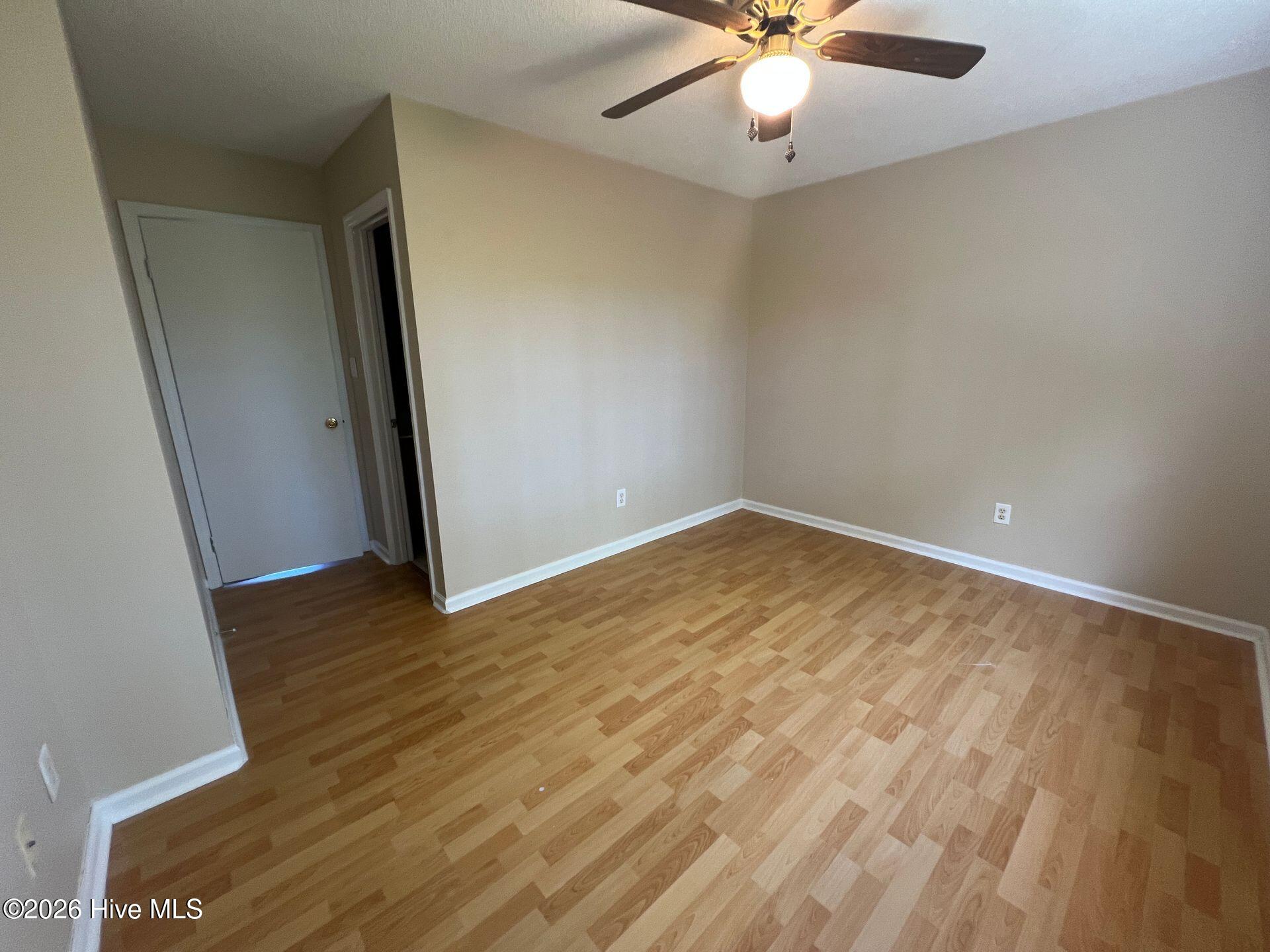 100564743 | Photo 16