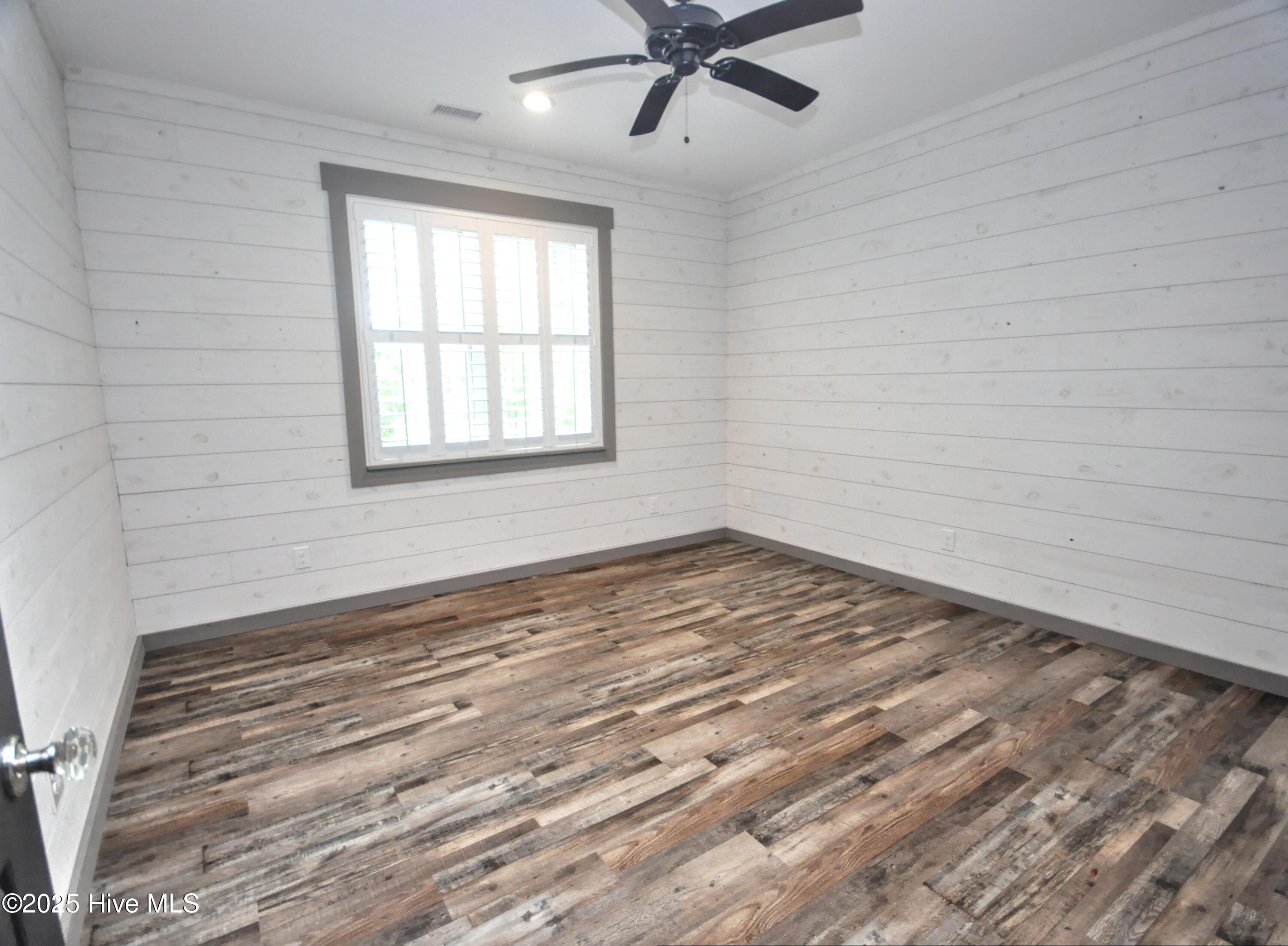 100535585 | Photo 49