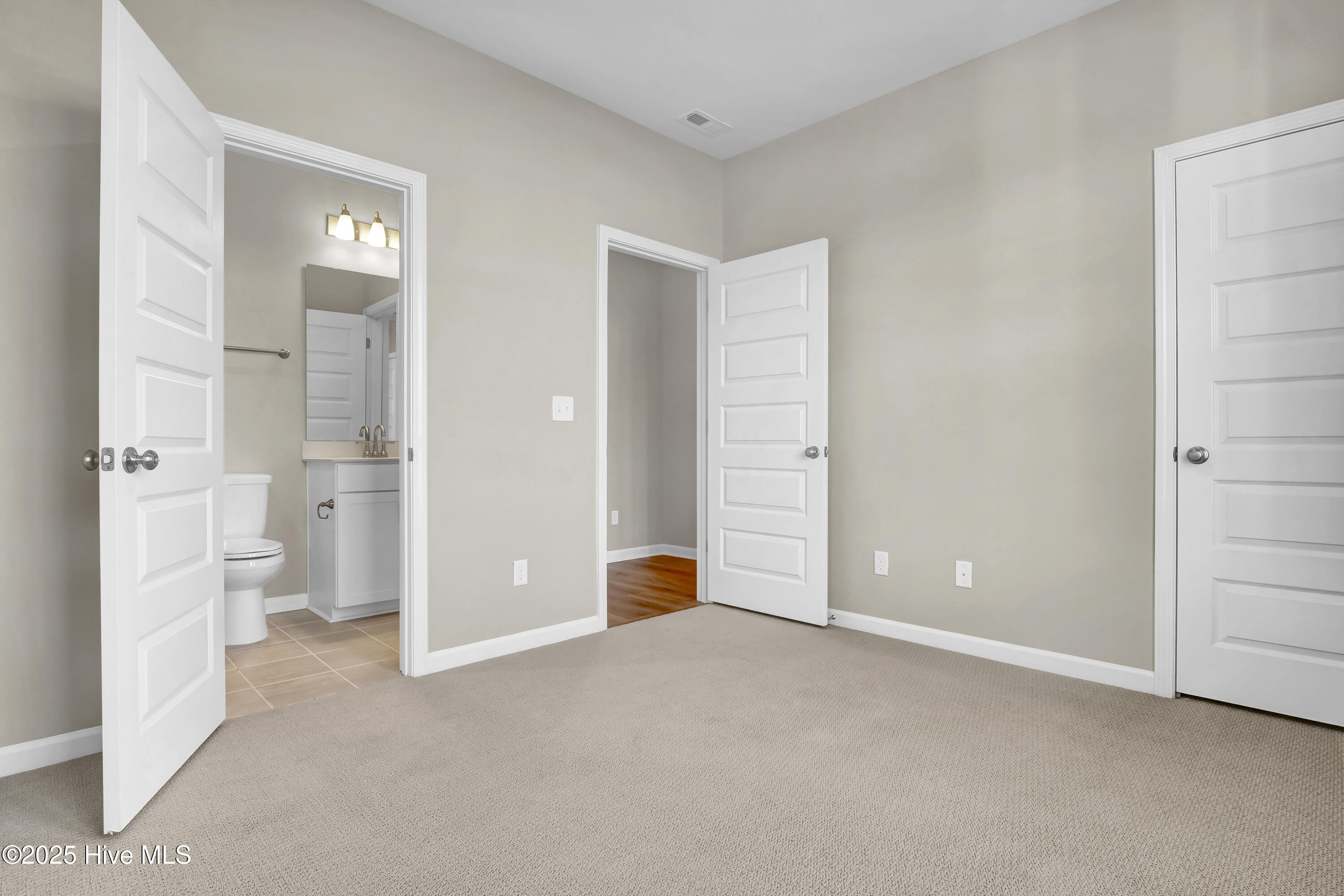 100515227 | Photo 14