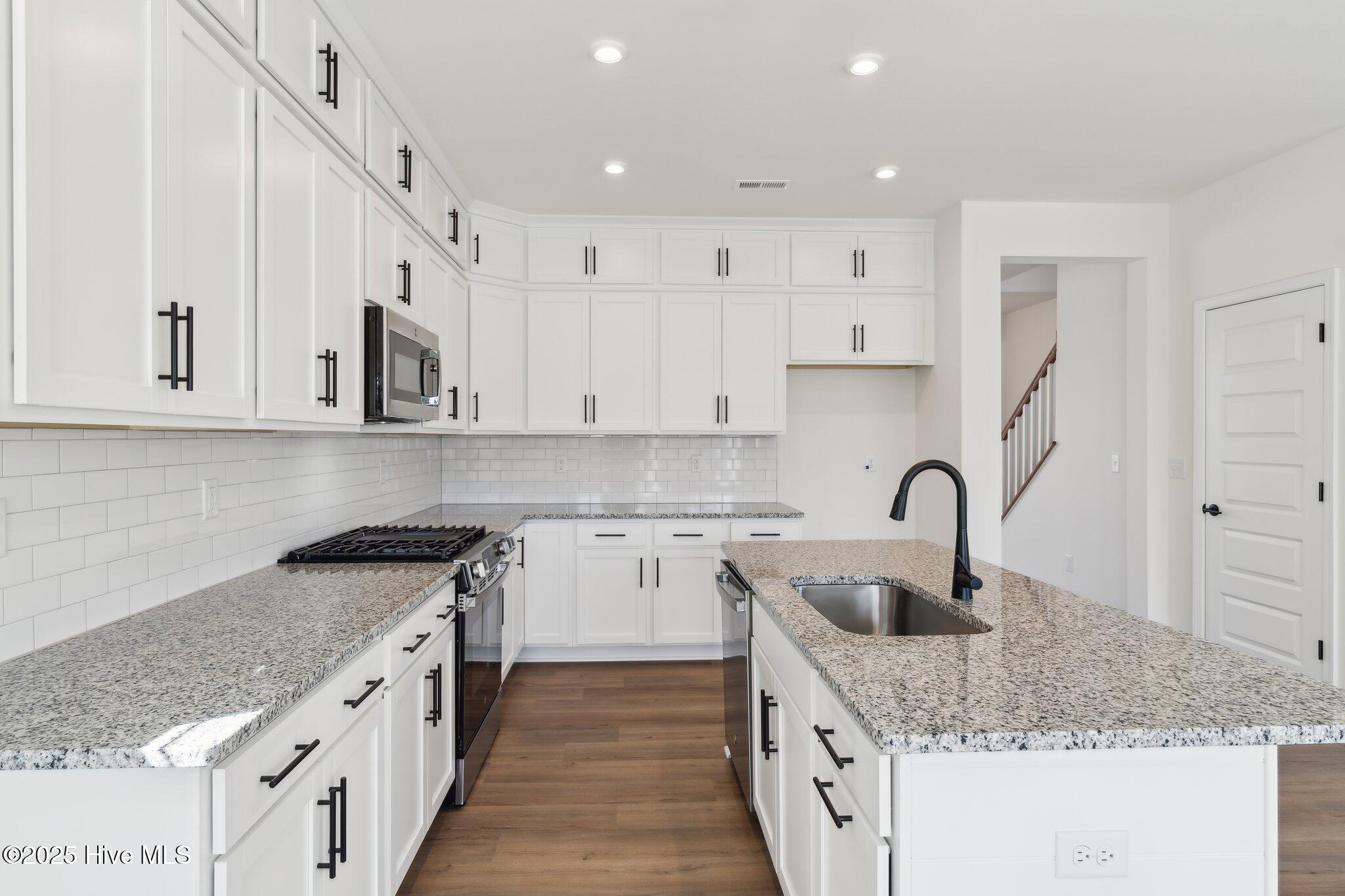 10- HHHunt Homes Franklin Kitchen