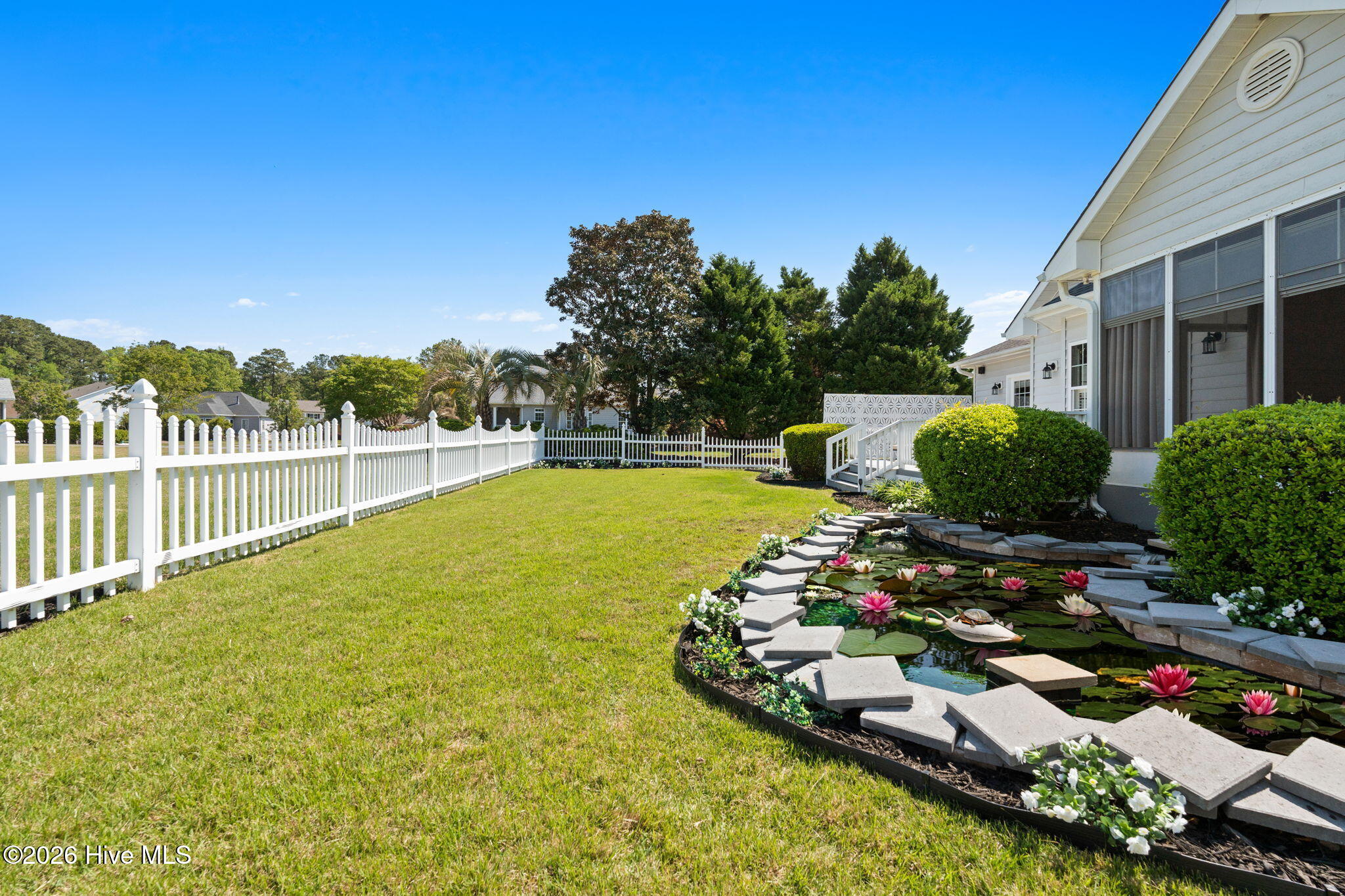 100567256 | Photo 55