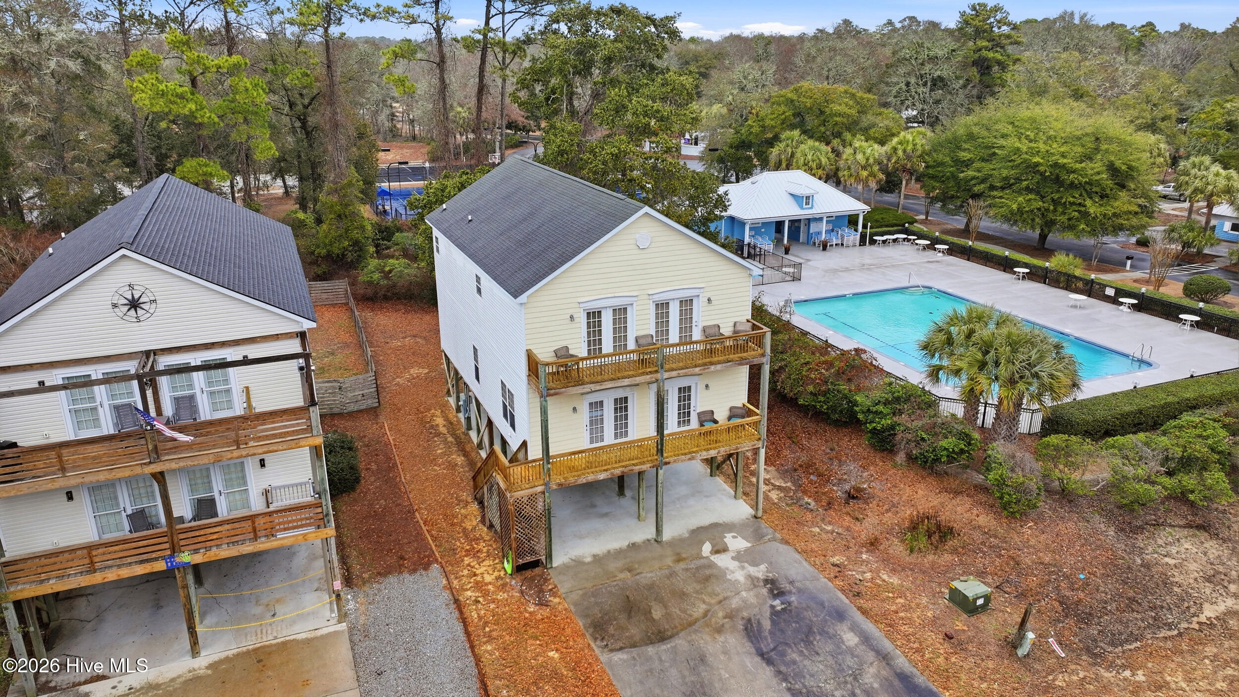 100557500 | Photo 50