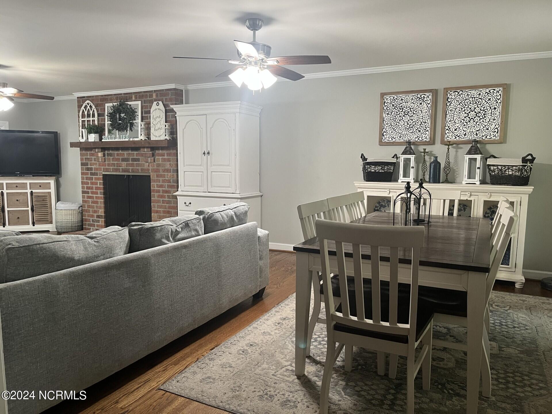 100570144 | Photo 14