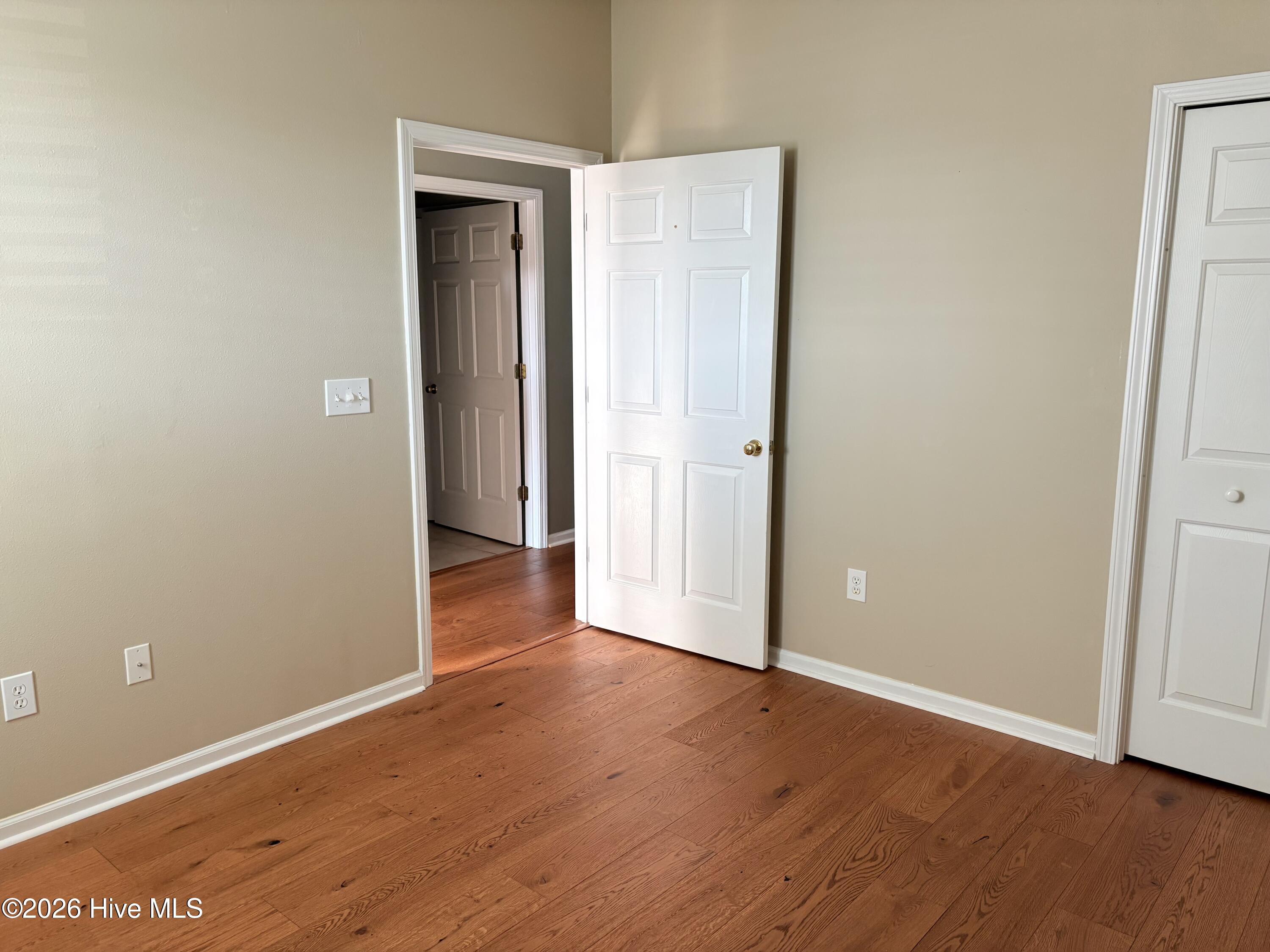 100567437 | Photo 17