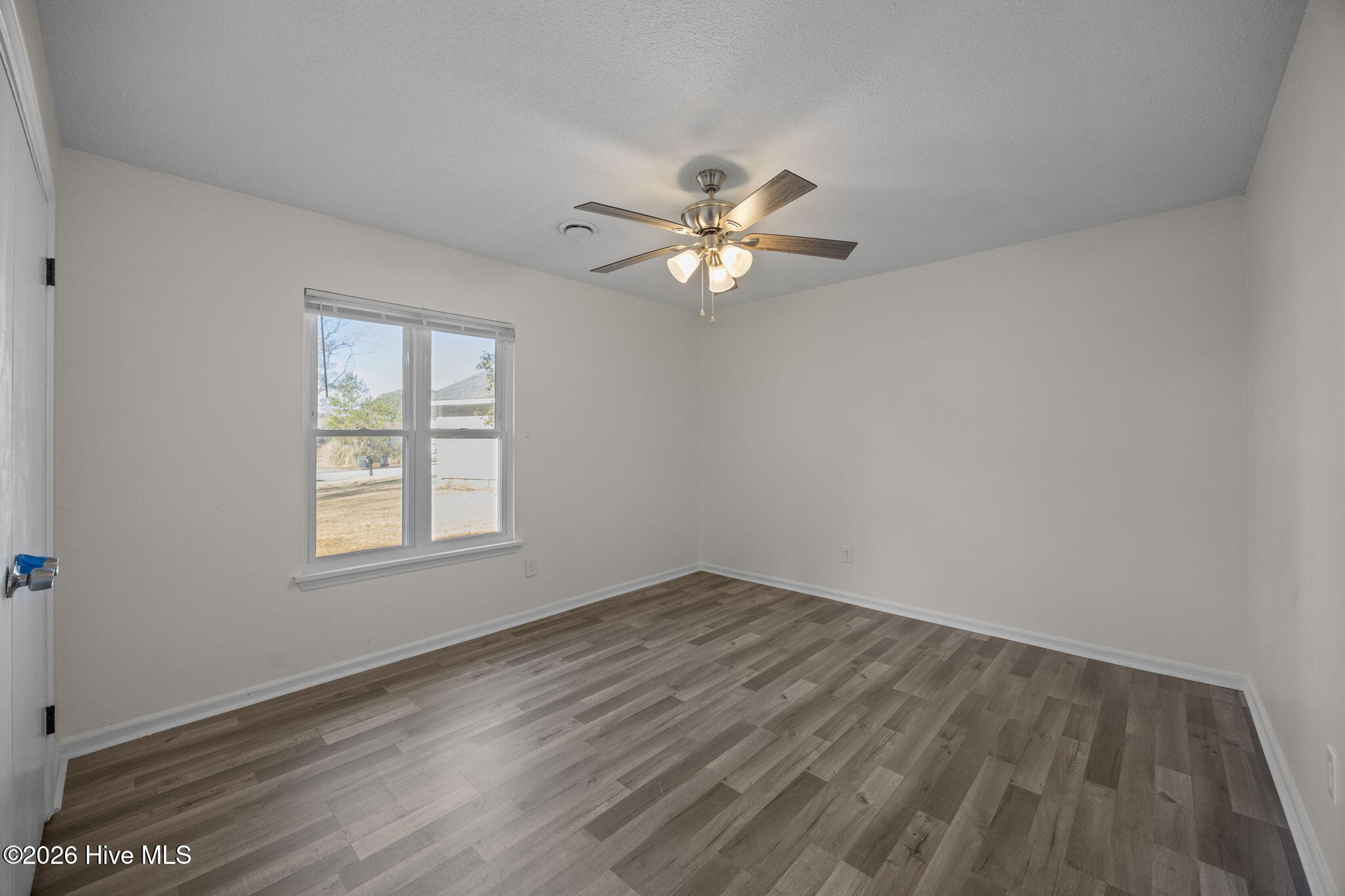 100554477 | Photo 15