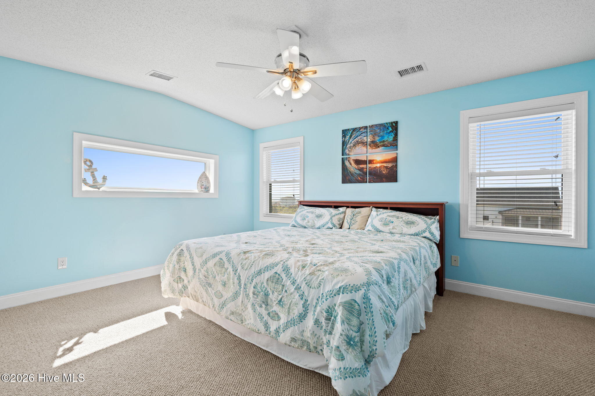 100561673 | Photo 22