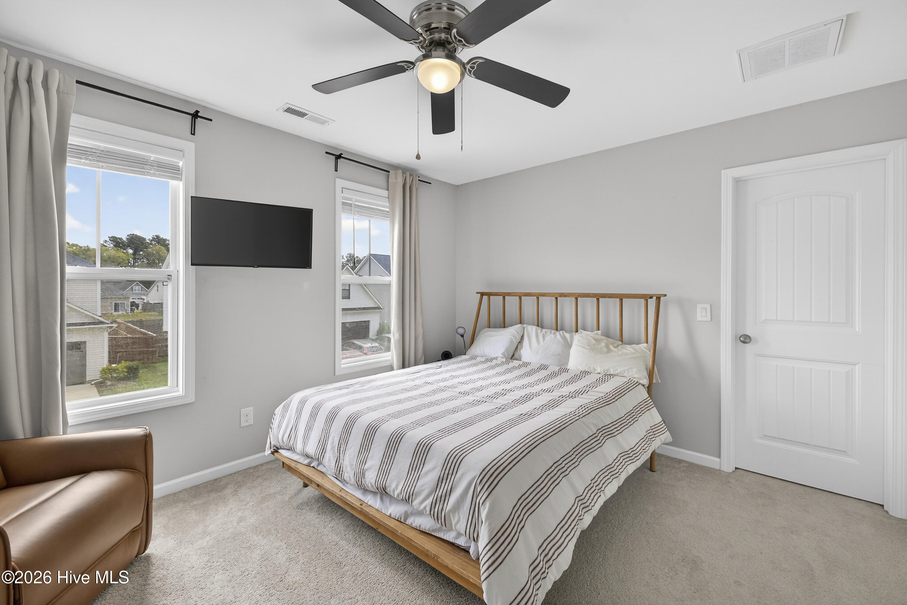 100564462 | Photo 28