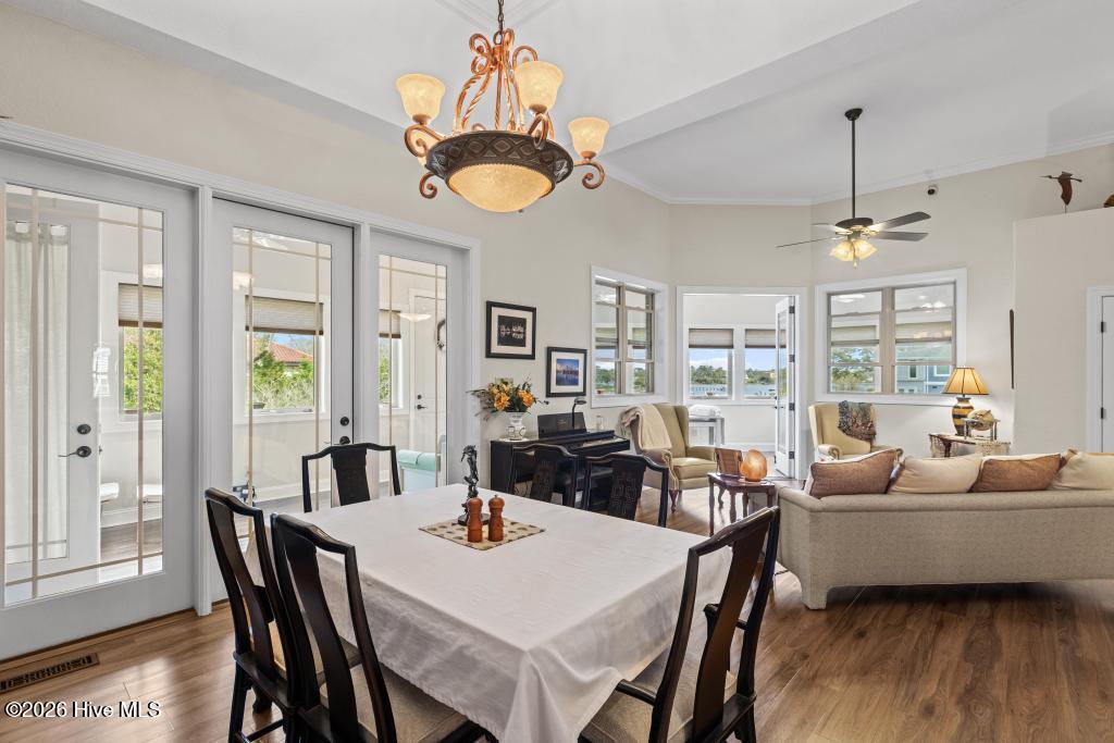 100564942 | Photo 29