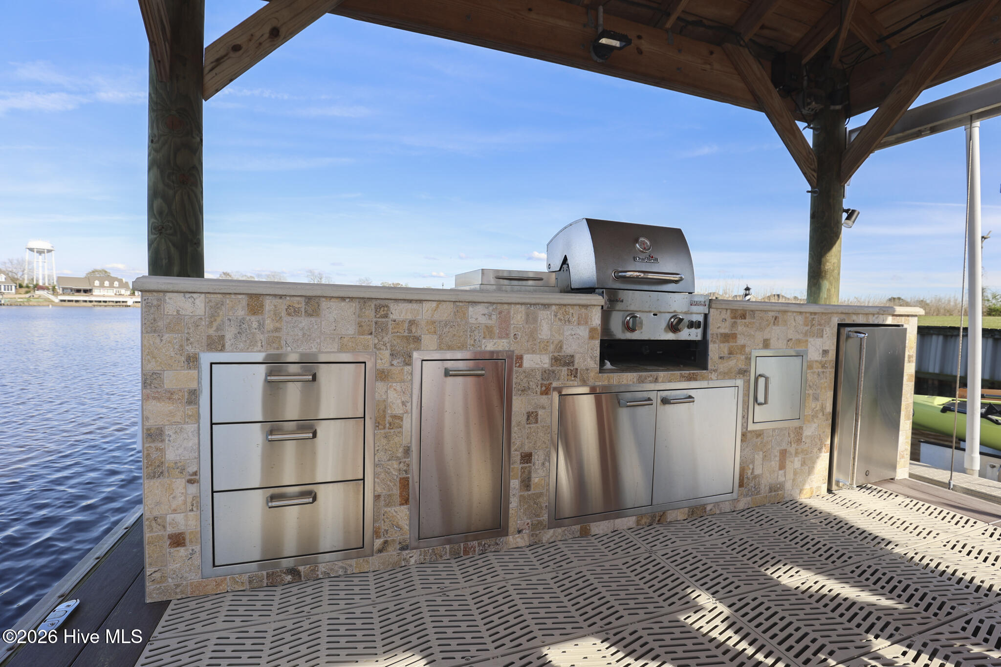 100564297 | Photo 60