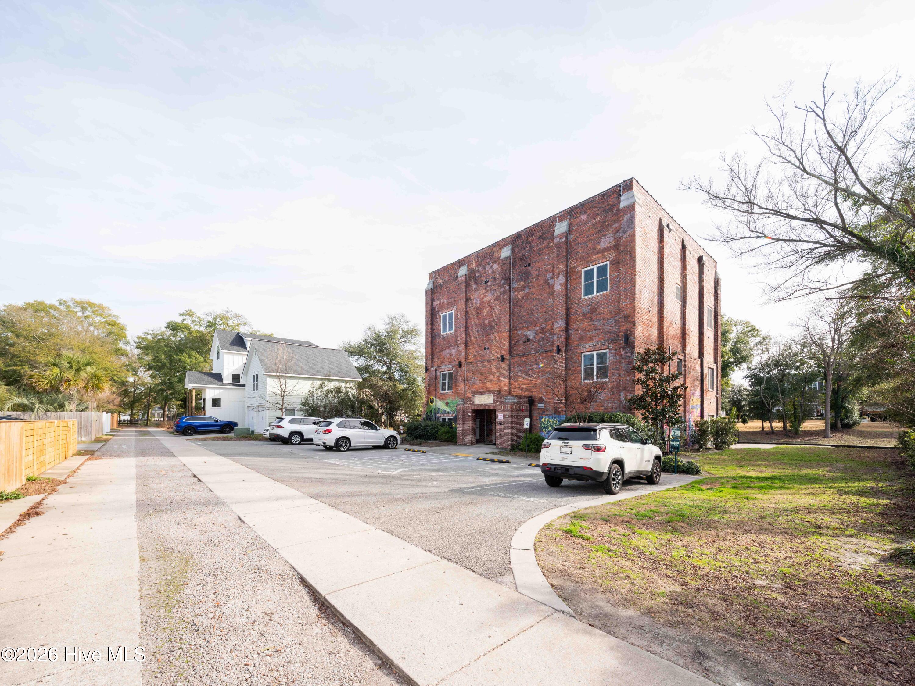 100549852 | Photo 15