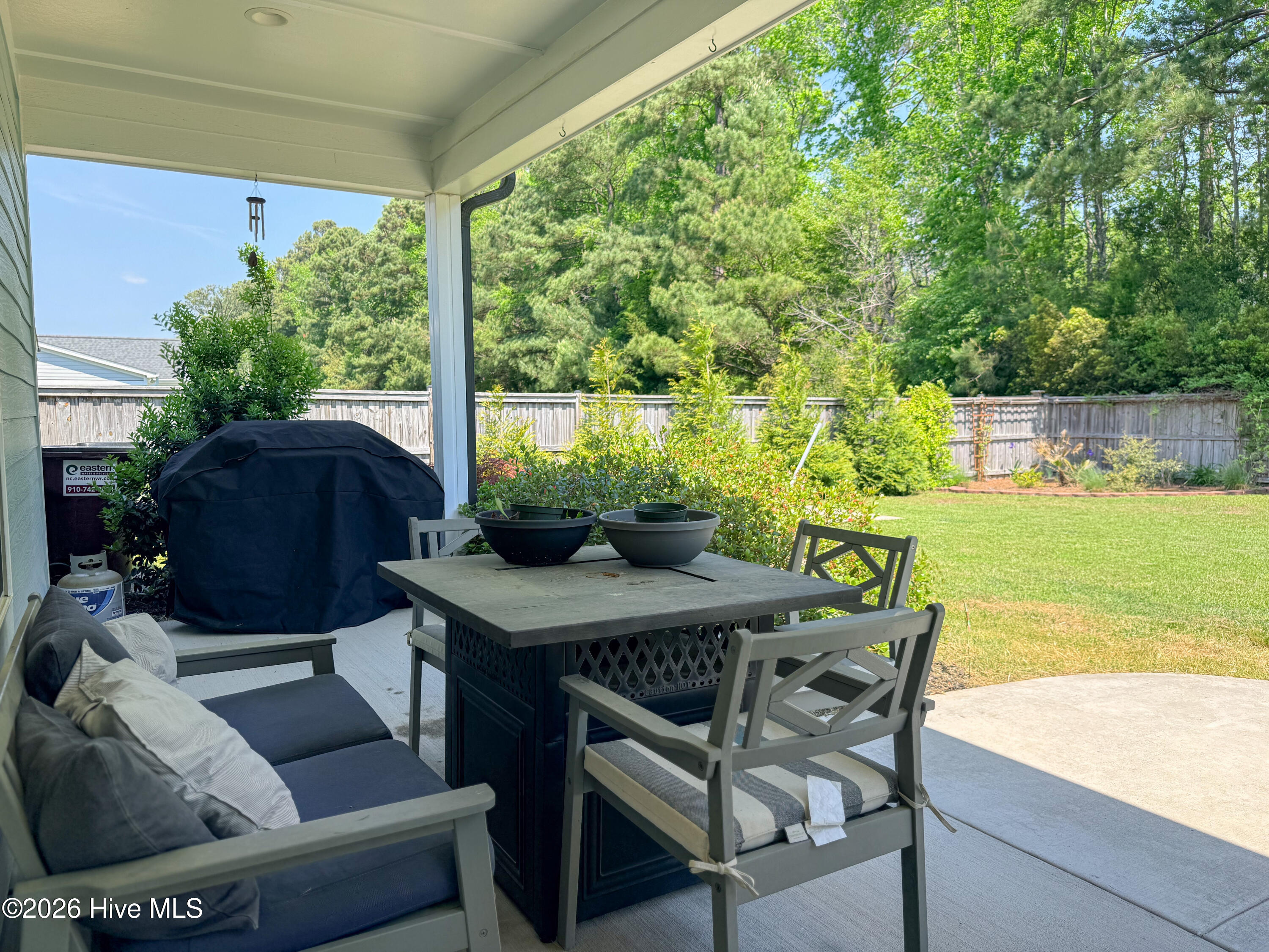 100567915 | Photo 76