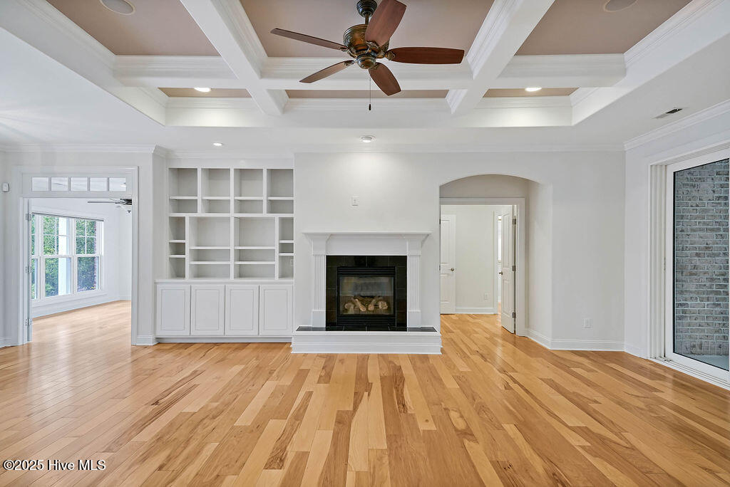 100550023 | Photo 11