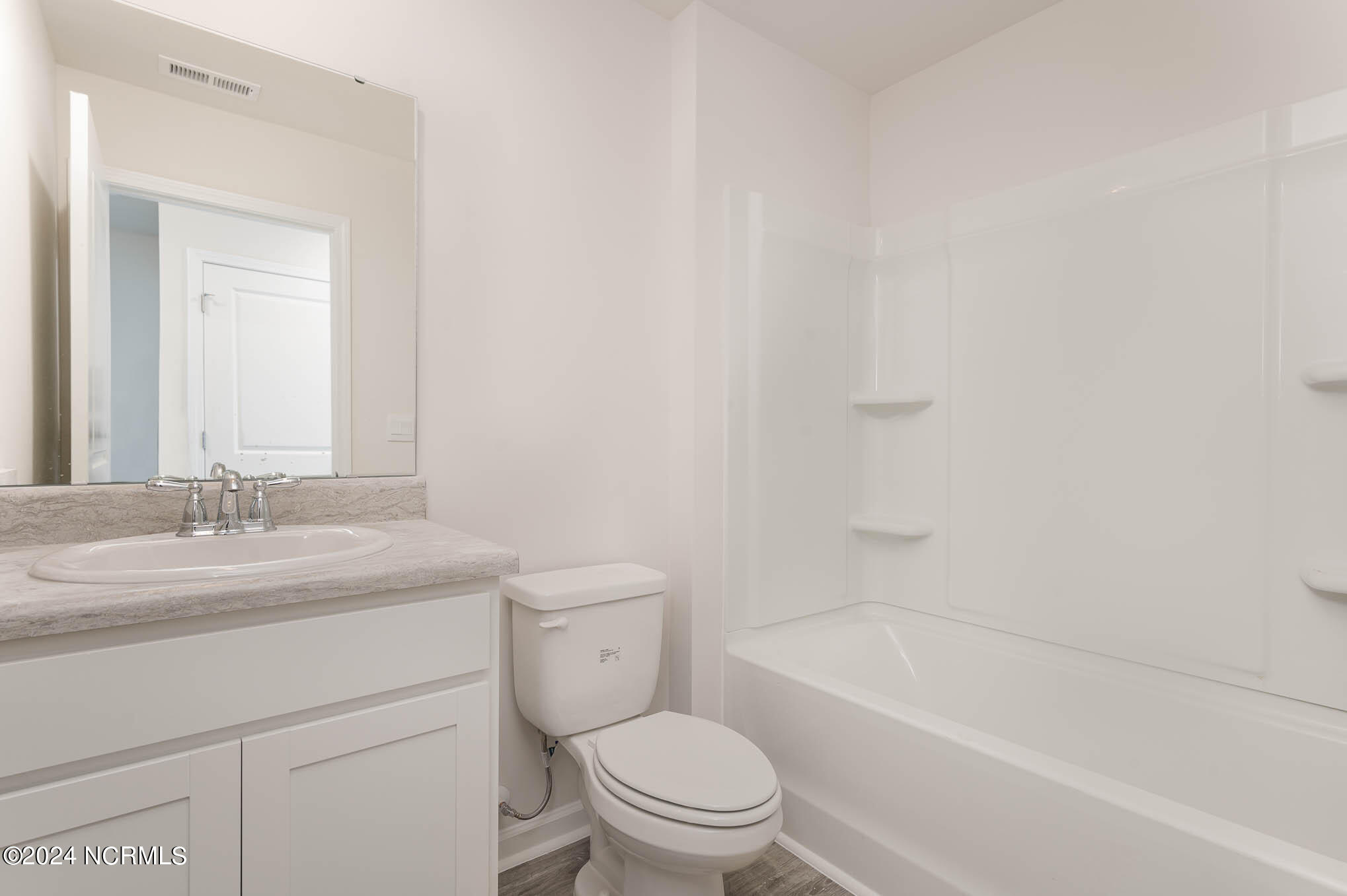 100555102 | Photo 15