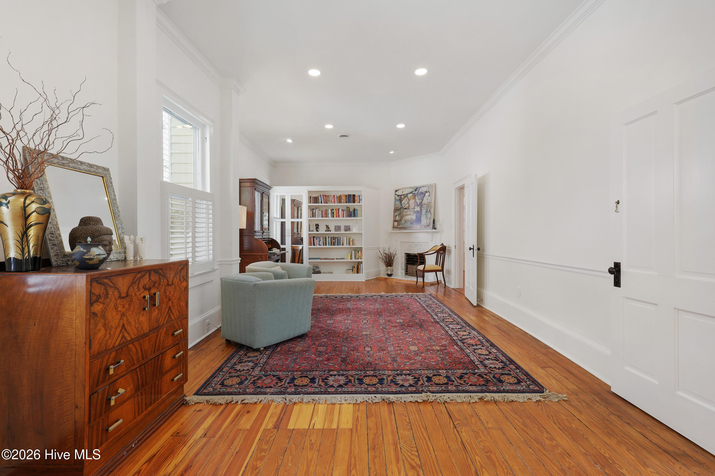 100561300 | Photo 34