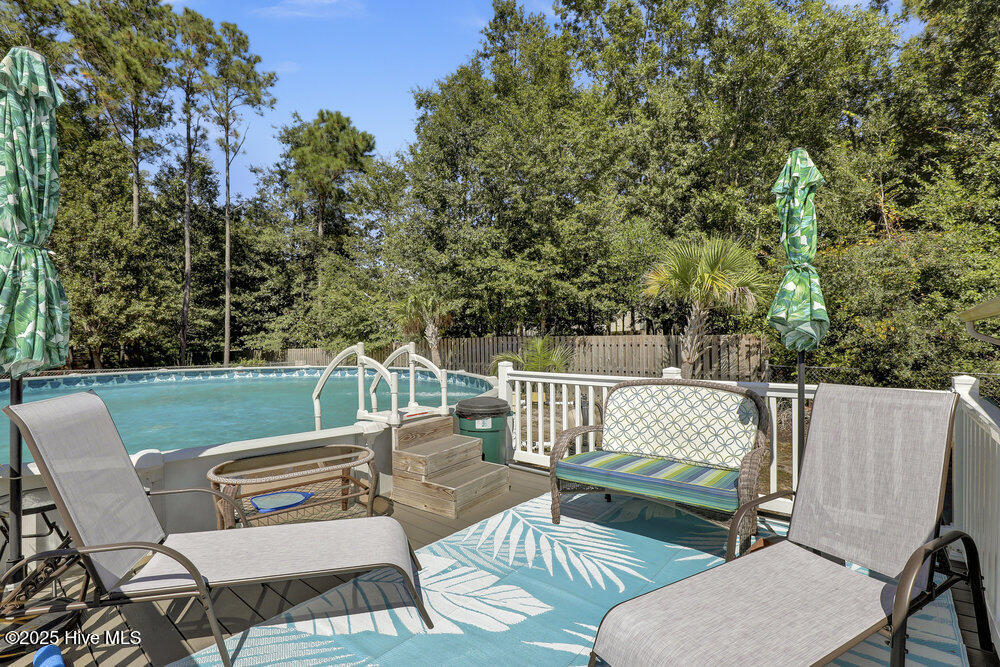 100548530 | Photo 41