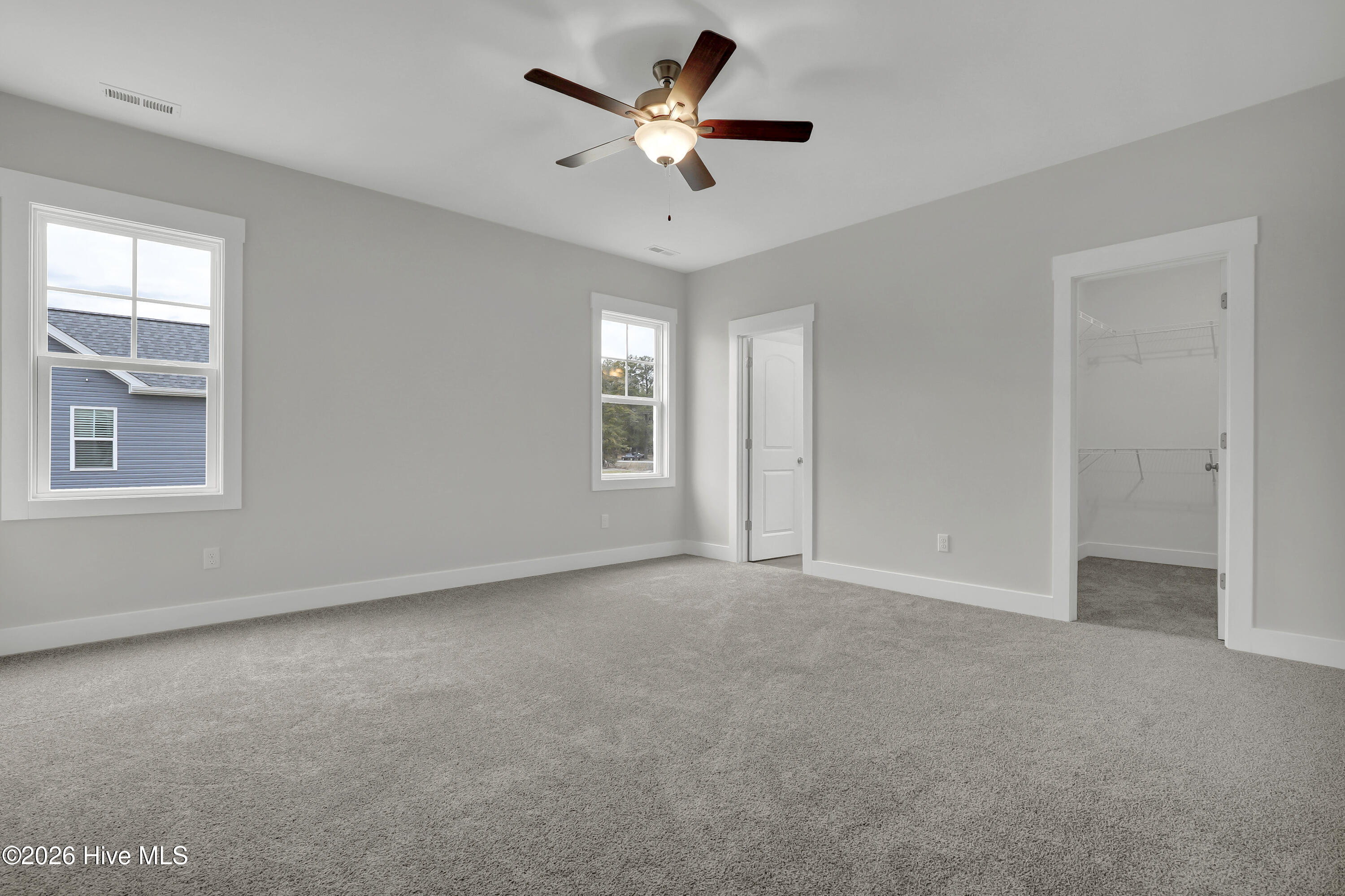 100534930 | Photo 14