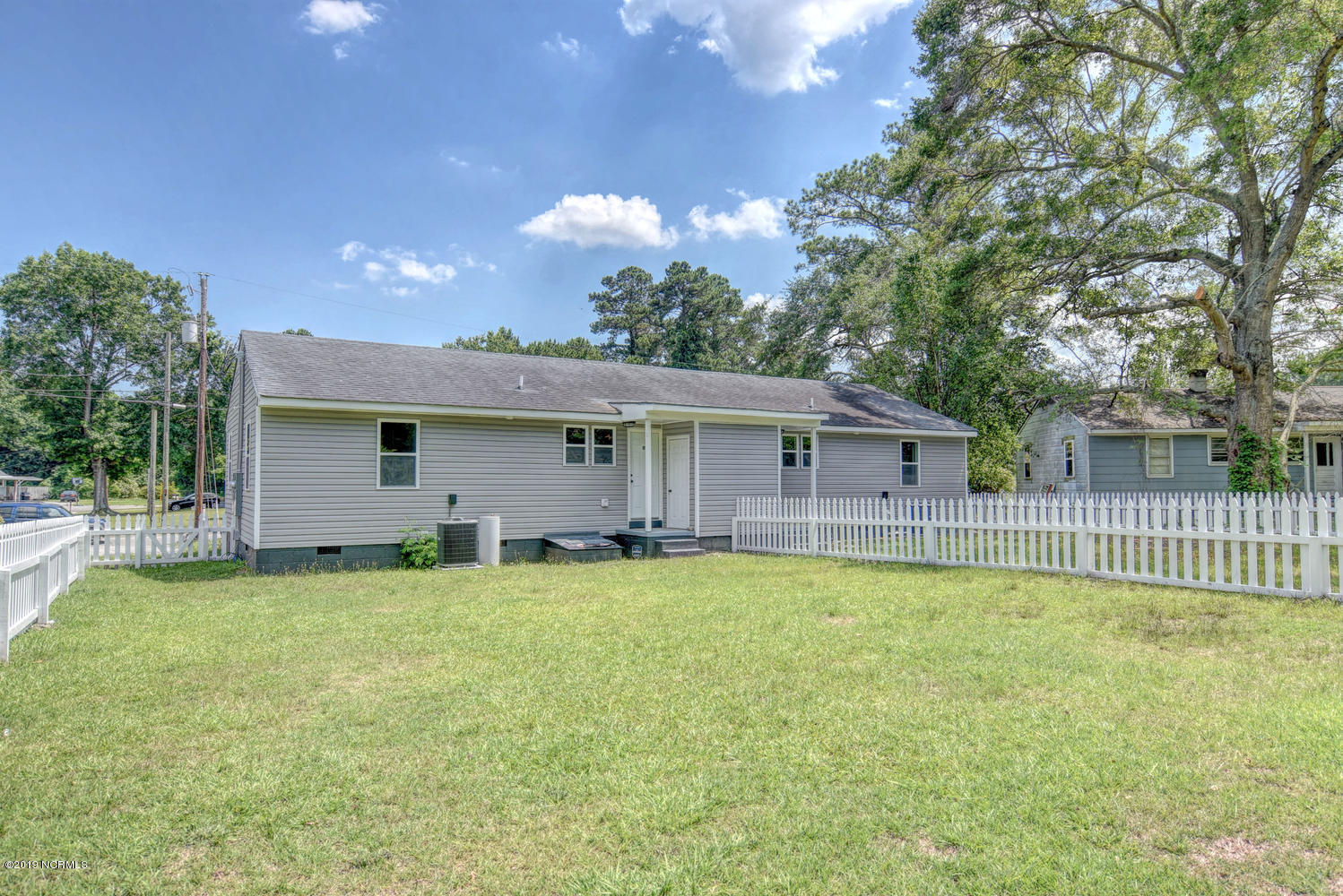 100553585 | Photo 15