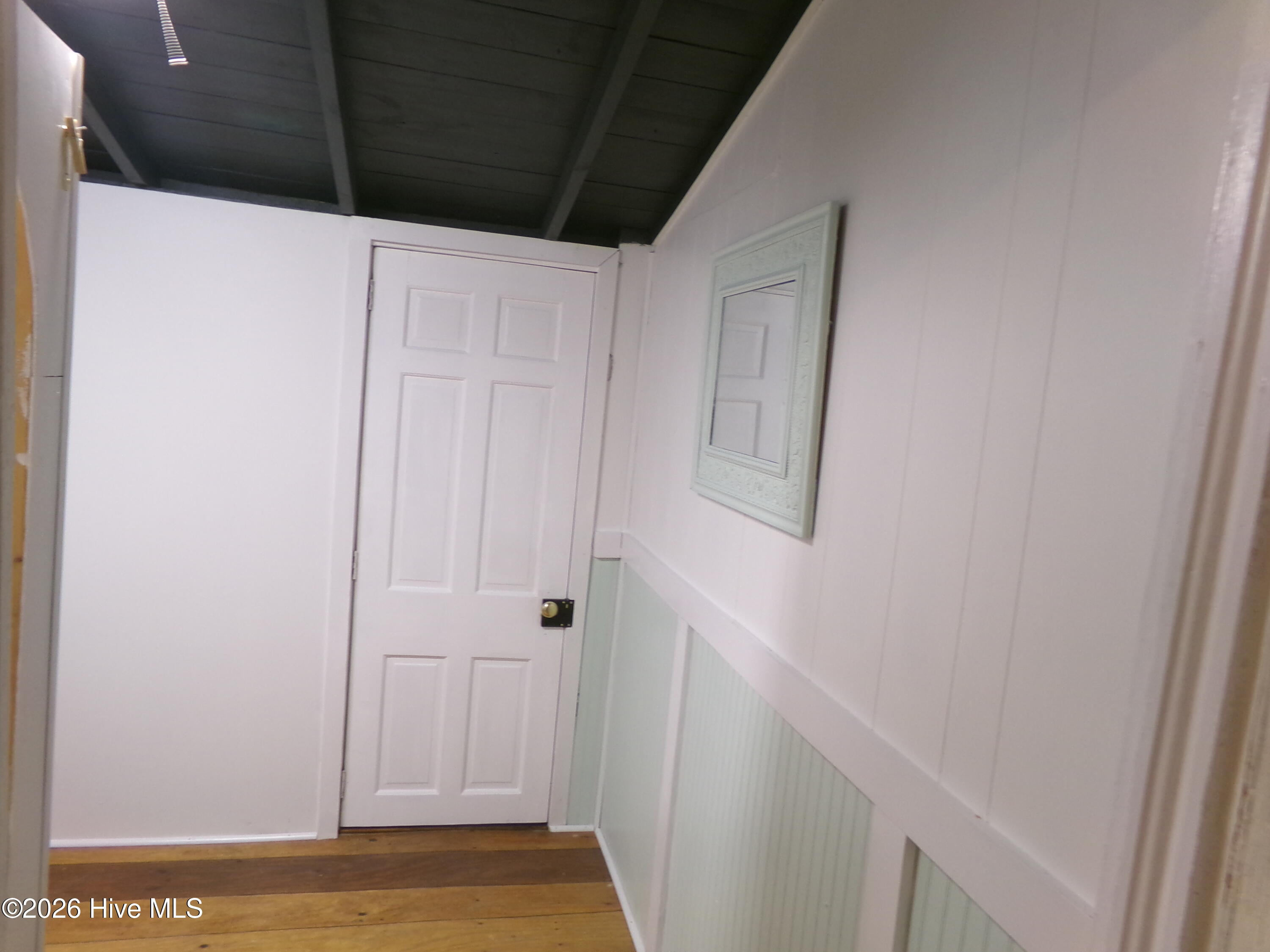 100557712 | Photo 10