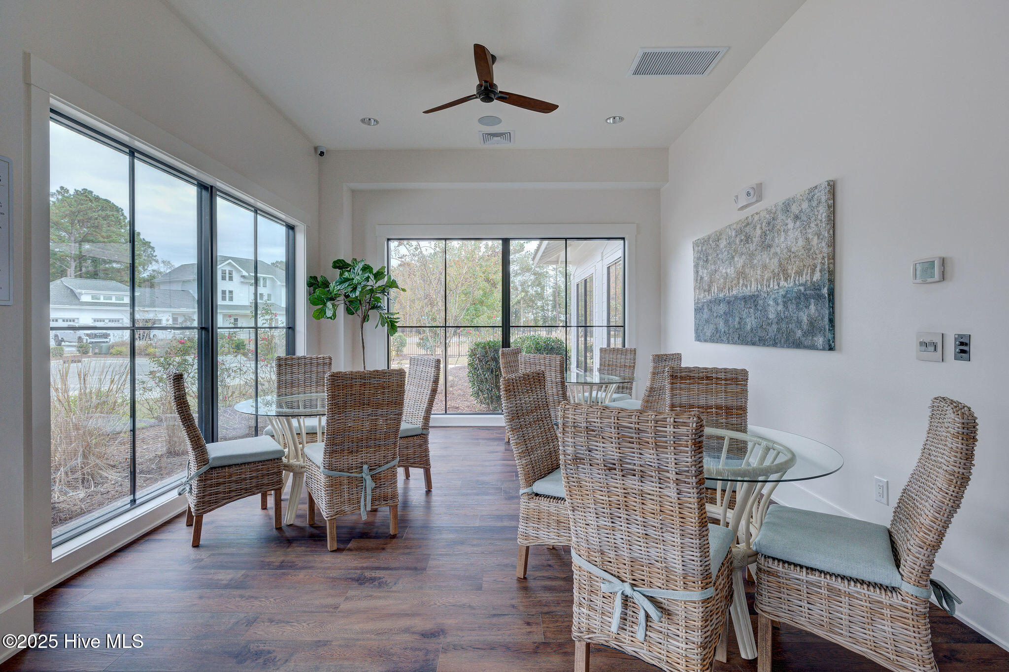 100488760 | Photo 17