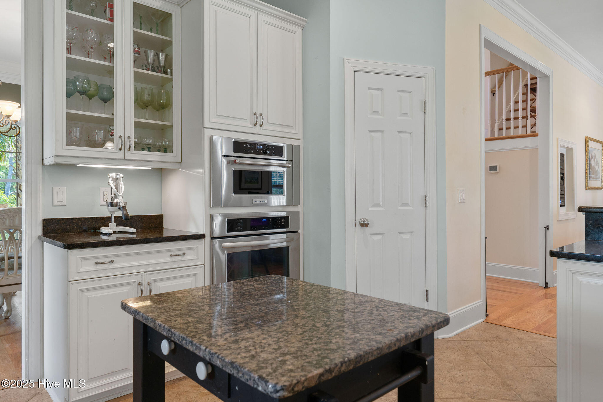 100532416 | Photo 22