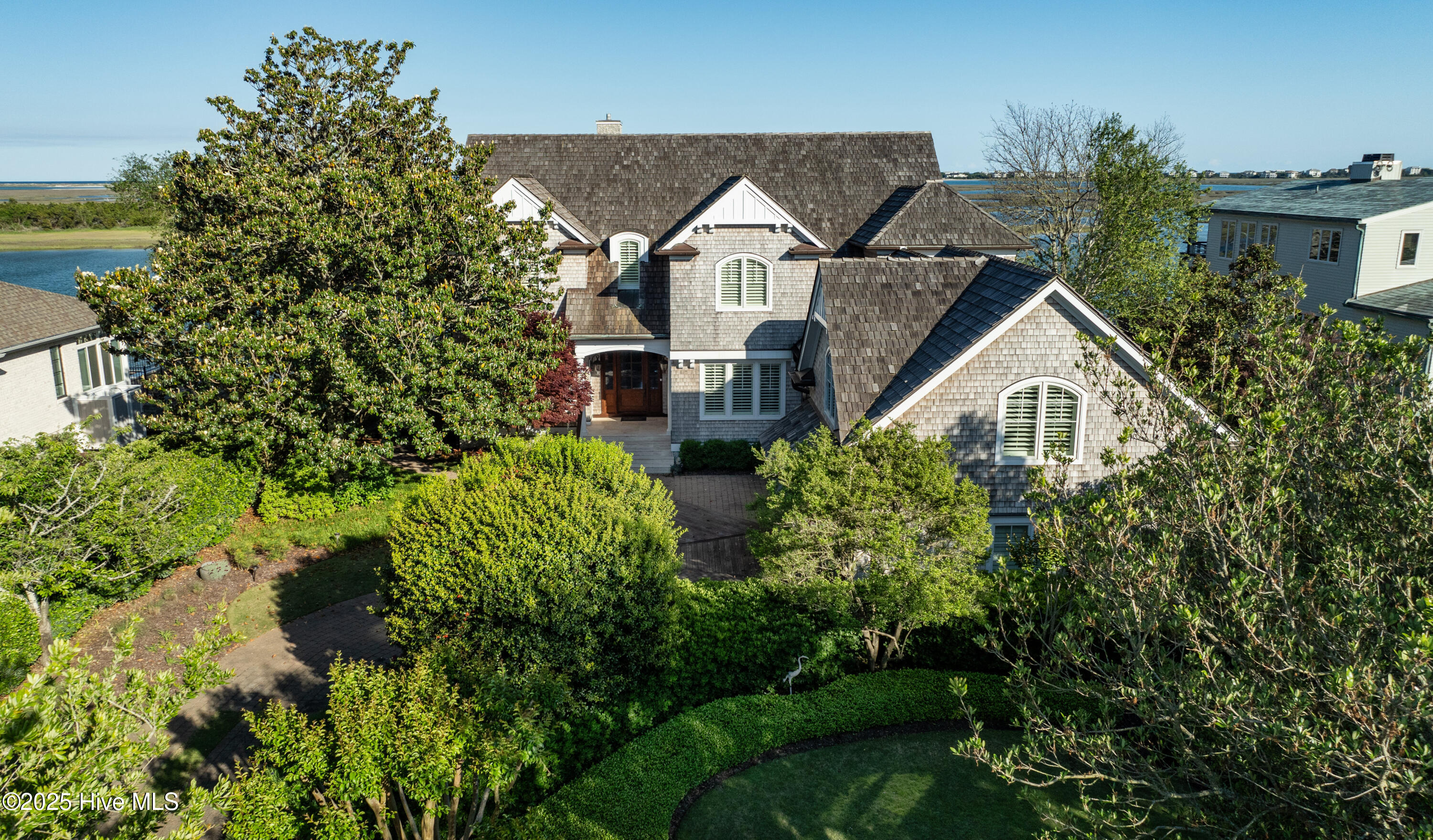 100504113 | Photo 66