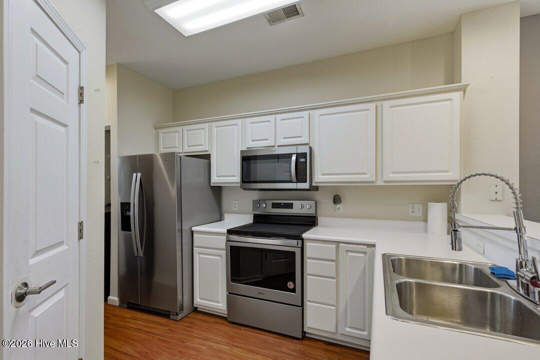 100528318 | Photo 16