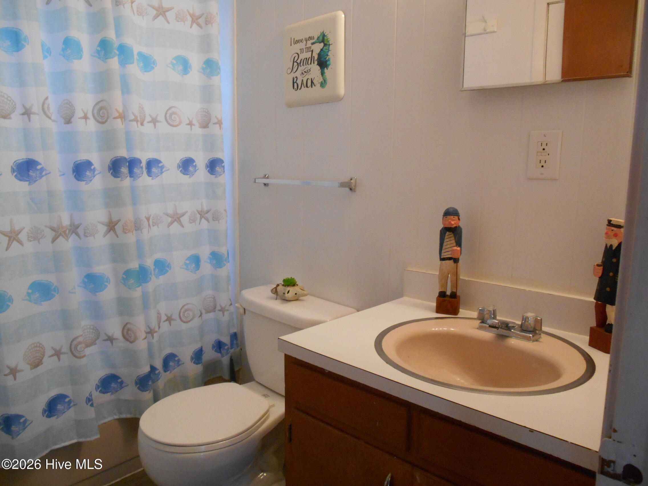 100560989 | Photo 12