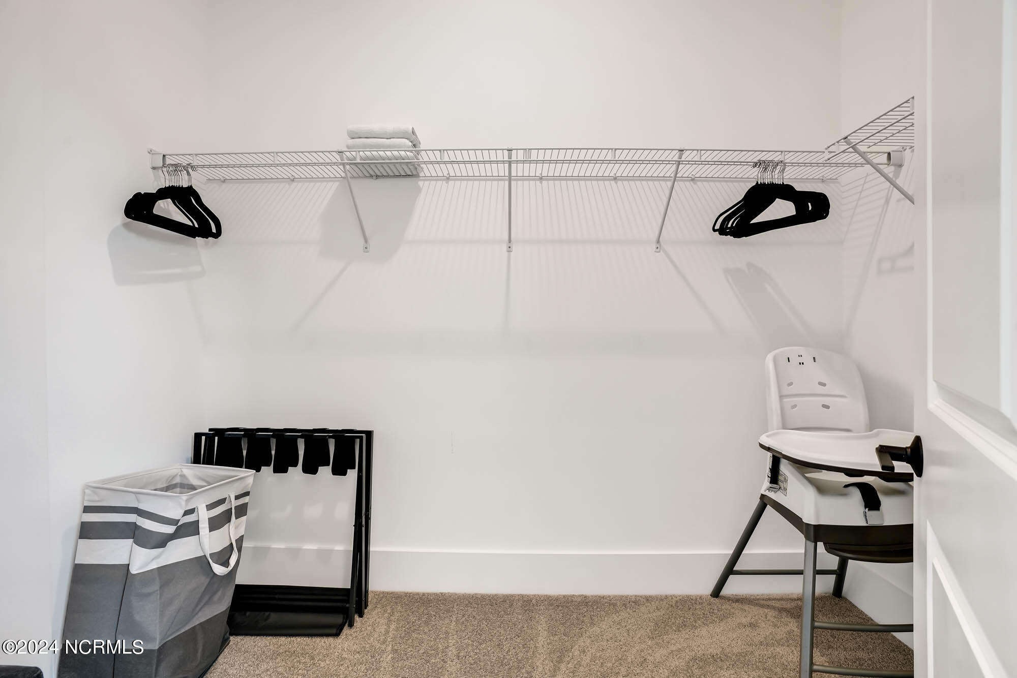 100458437 | Photo 23