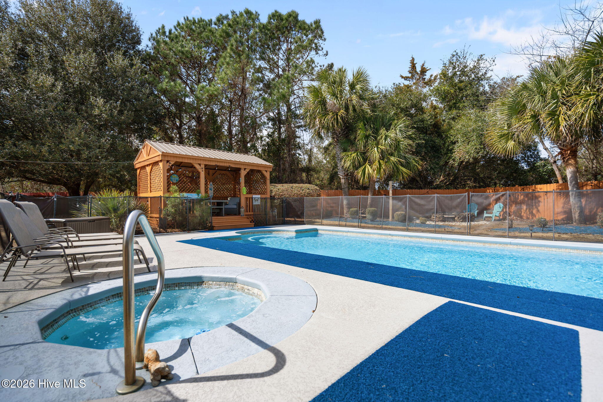 100559700 | Photo 50