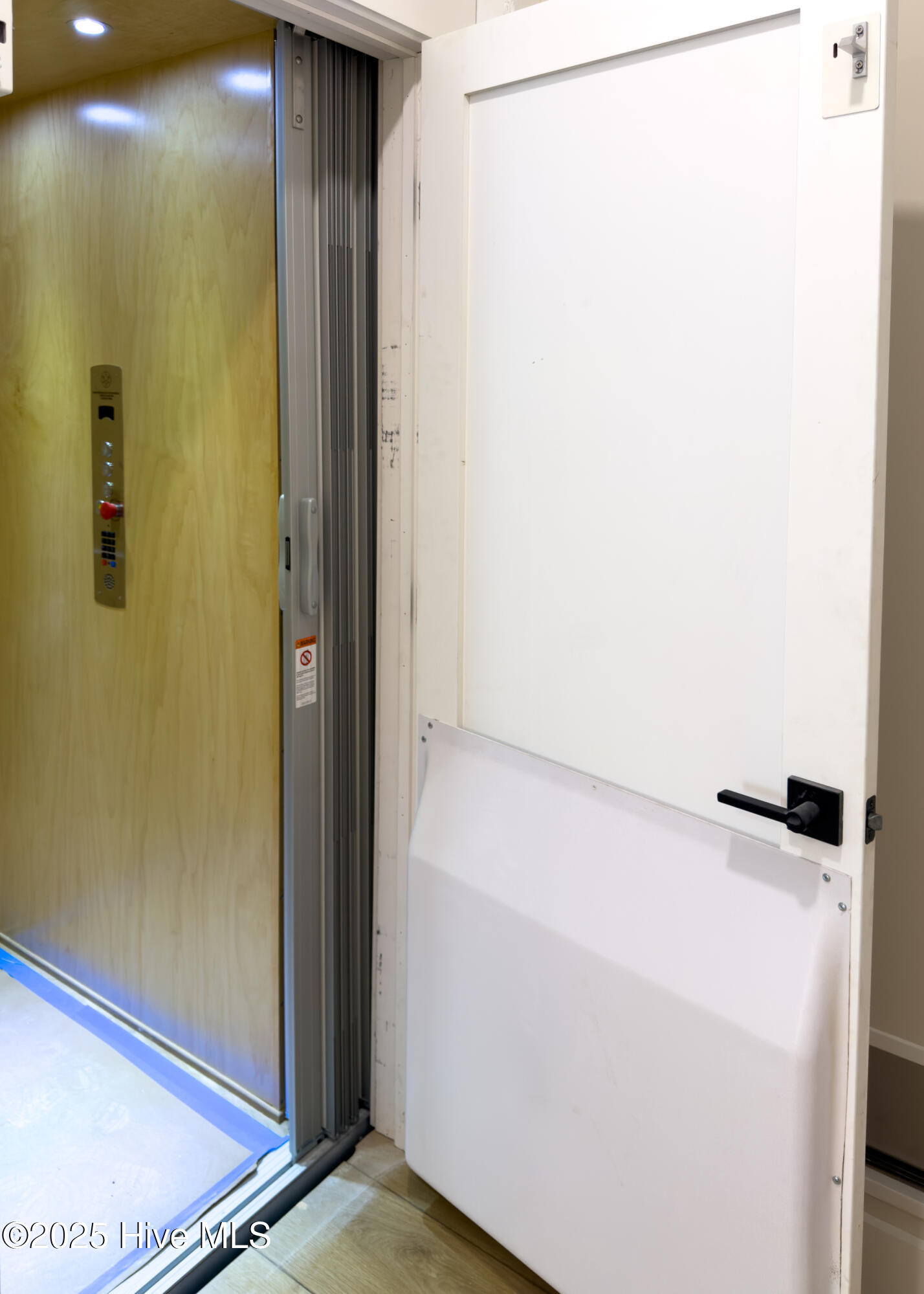 100525288 | Photo 71