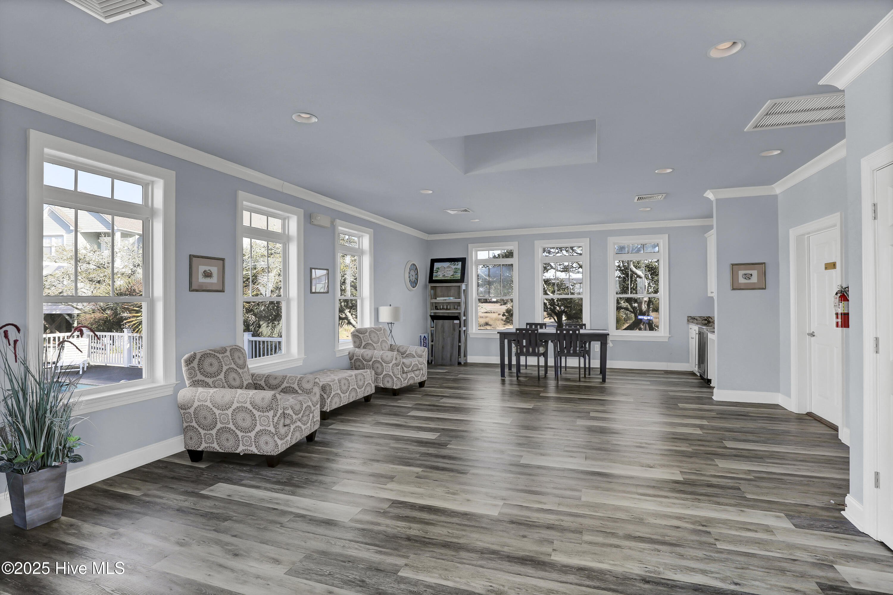 100529954 | Photo 50