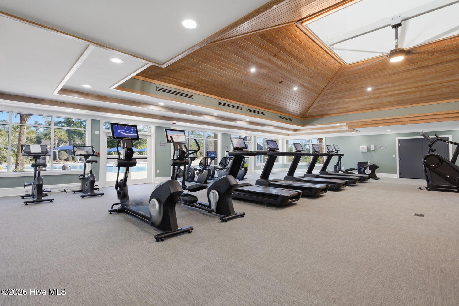 100555099 | Photo 44