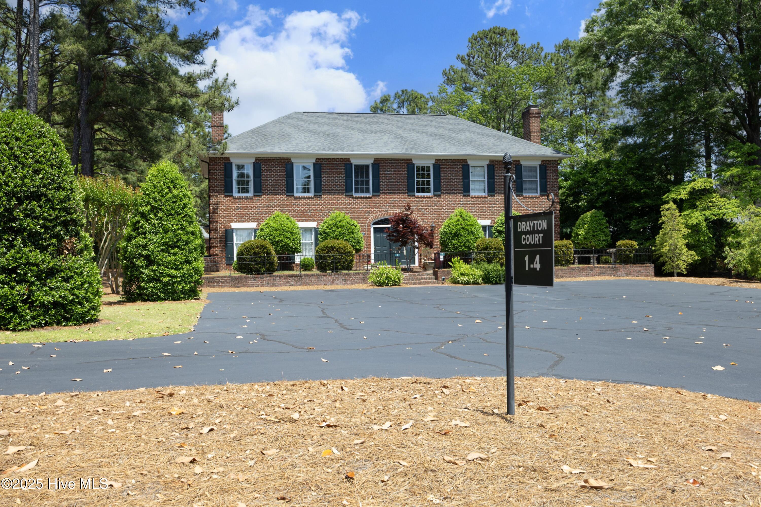 Homes for sale in Southern Pines, NC | 3 Drayton Ct, Southern Pines, NC 28387 | MLS# 100507295