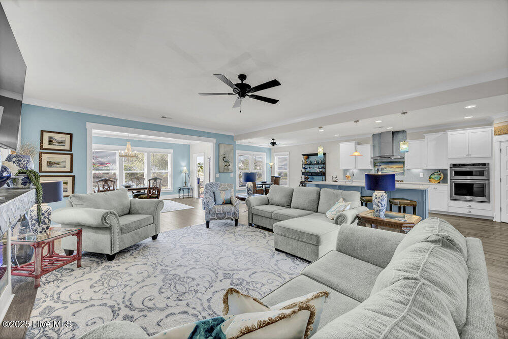 100540446 | Photo 10