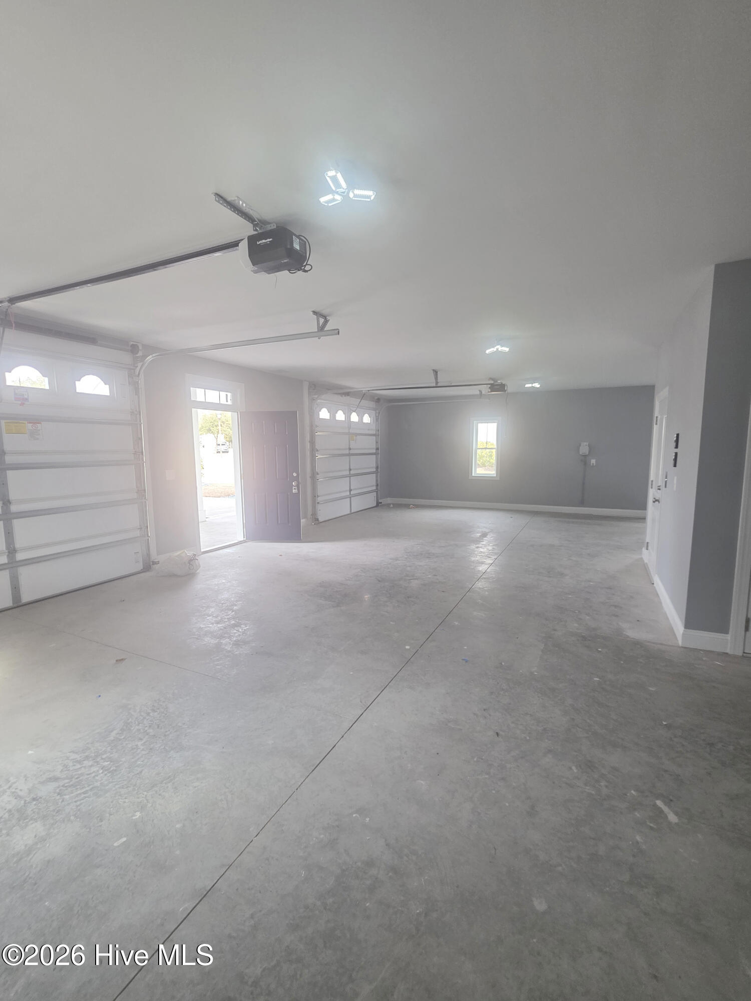 100530509 | Photo 18