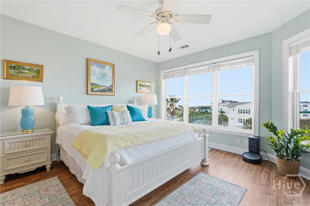 Split floor plan with Spacious Primary Suite on Oc