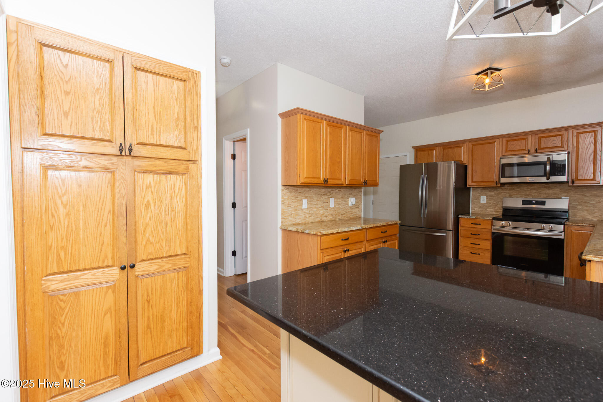 100522001 | Photo 20