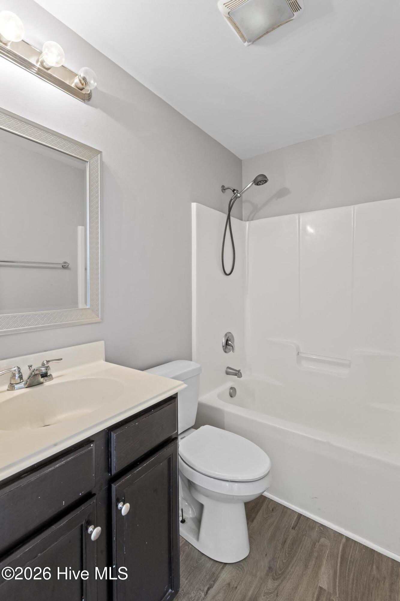 100565553 | Photo 23