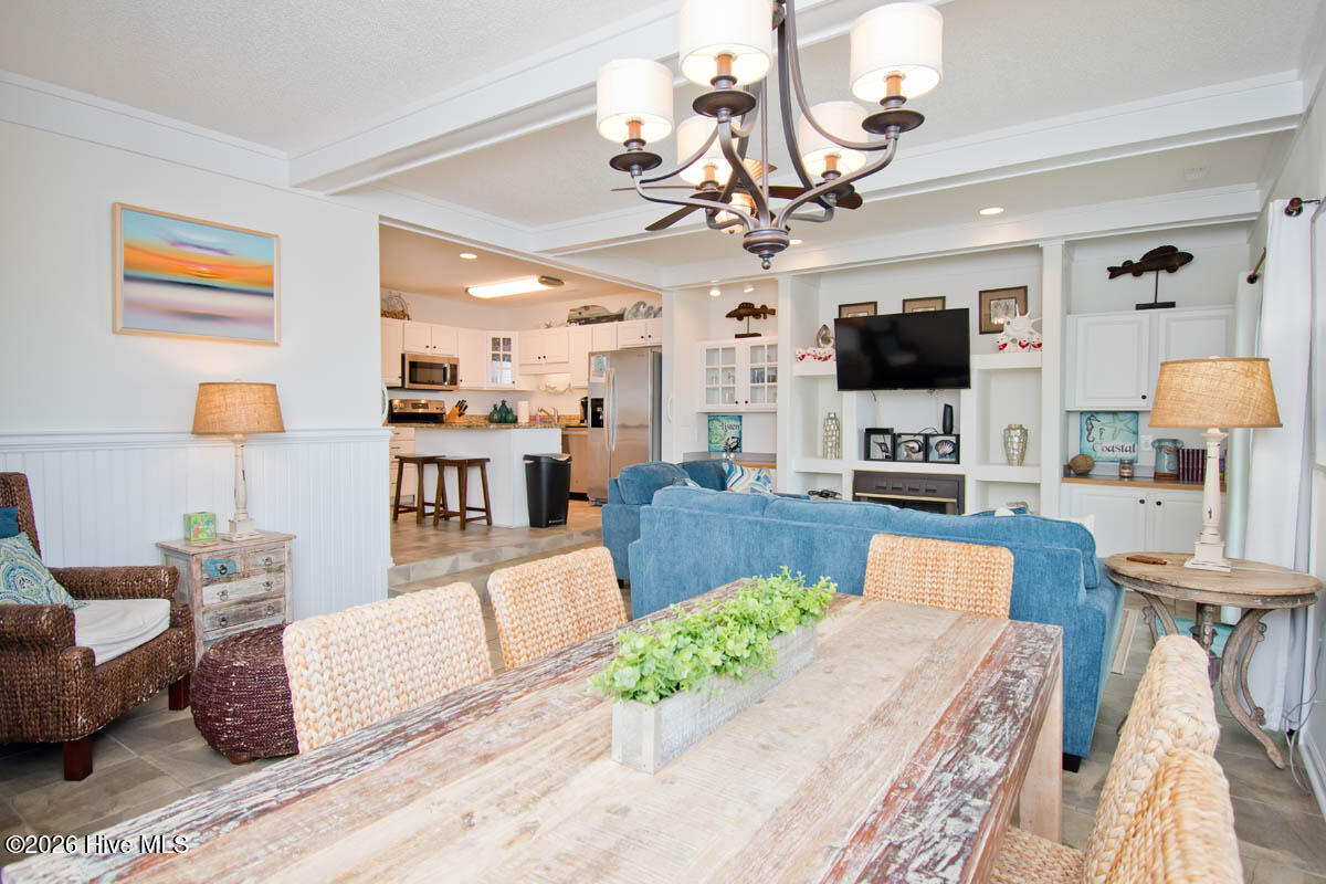 100560265 | Photo 12