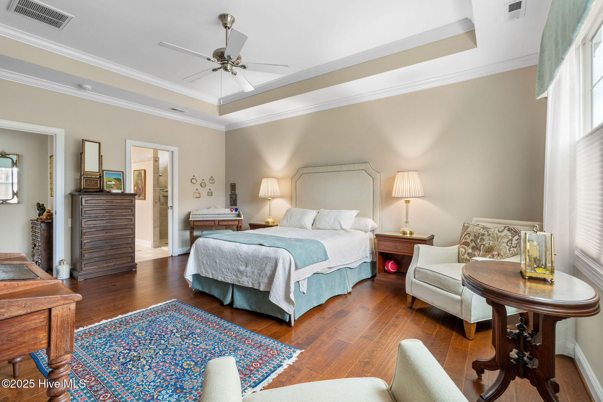 100518693 | Photo 28