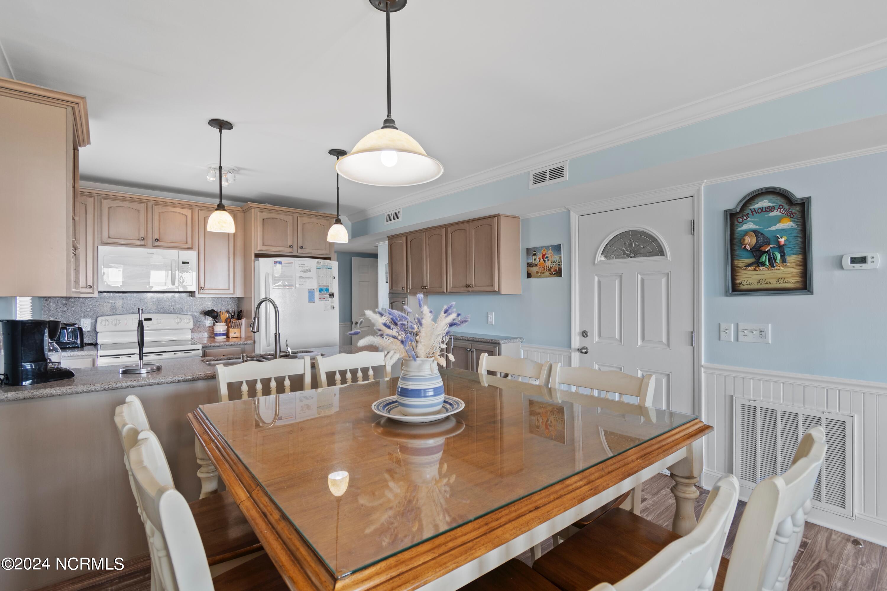 100547764 | Photo 47