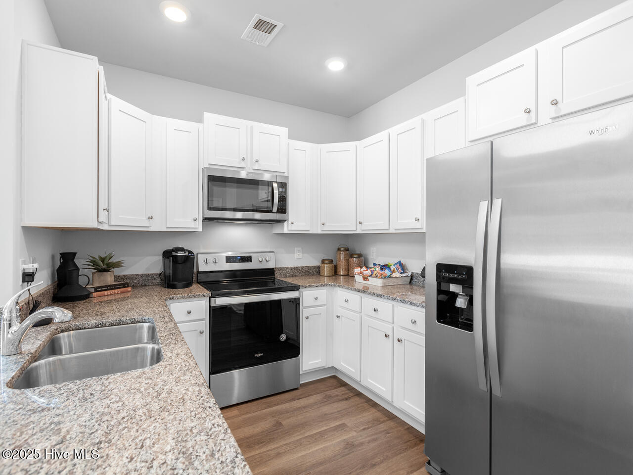 100490831 | Photo 12