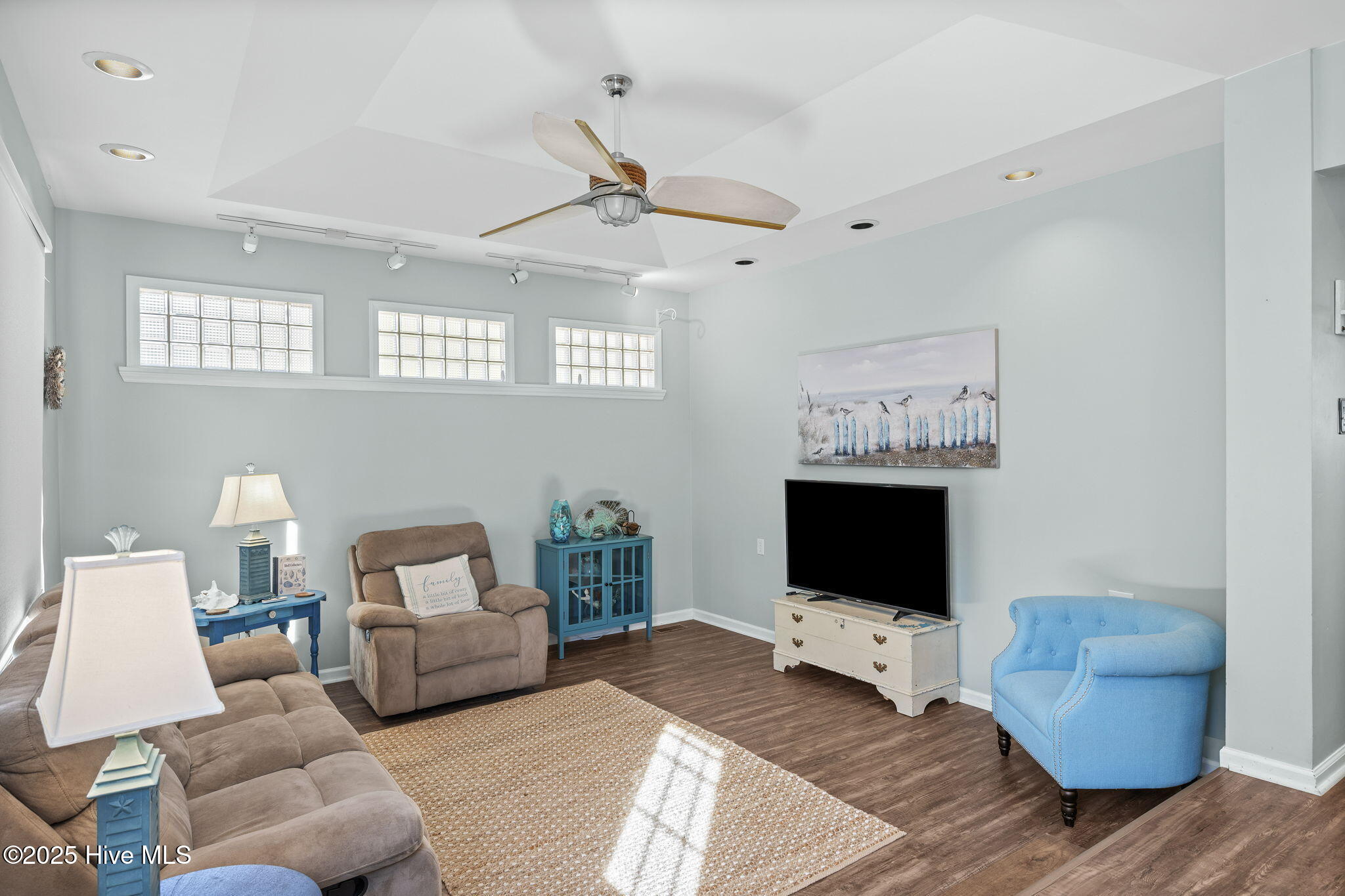 100542454 | Photo 19