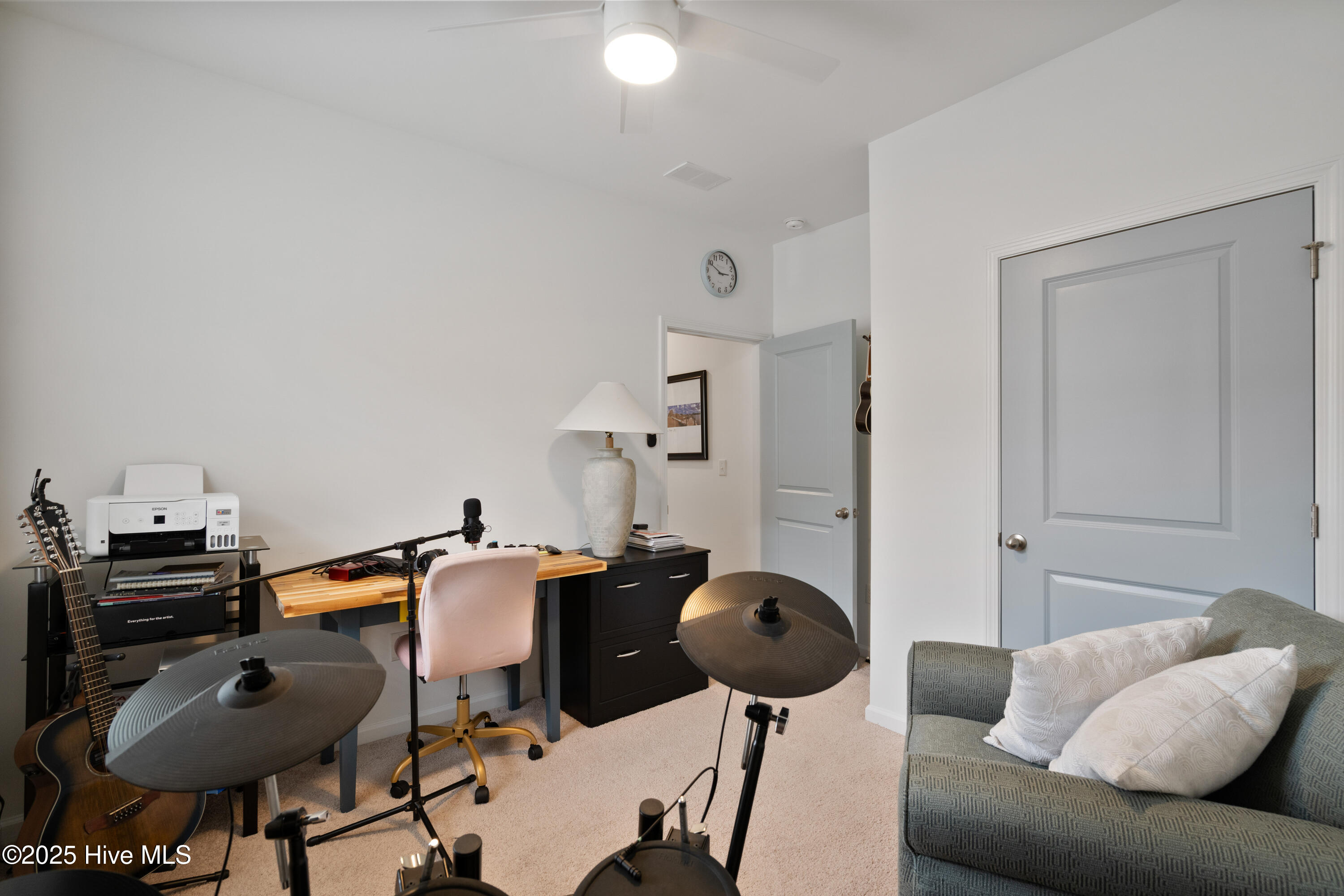 100541671 | Photo 40