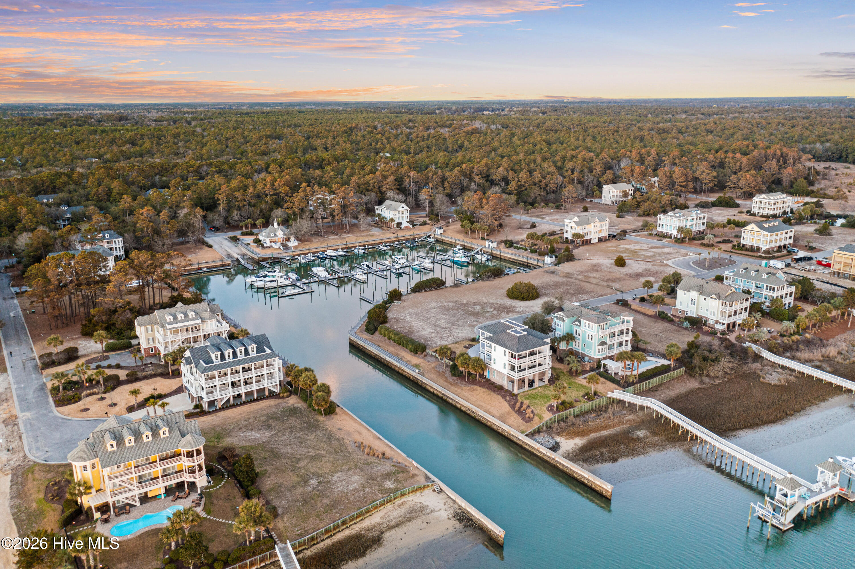 100560596 | Photo 70